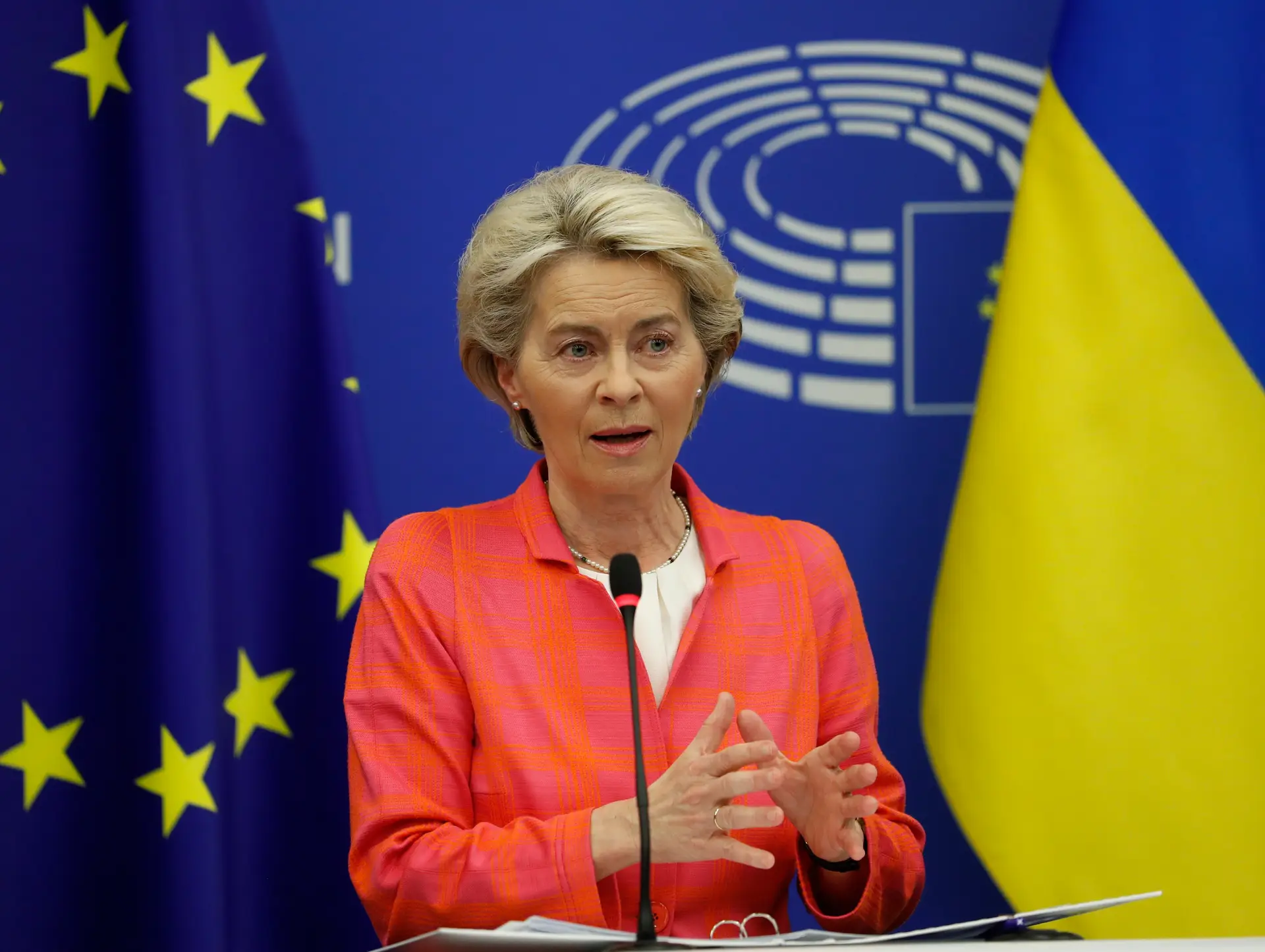 UE vai organizar conferência de alto nível para a reconstrução da Ucrânia