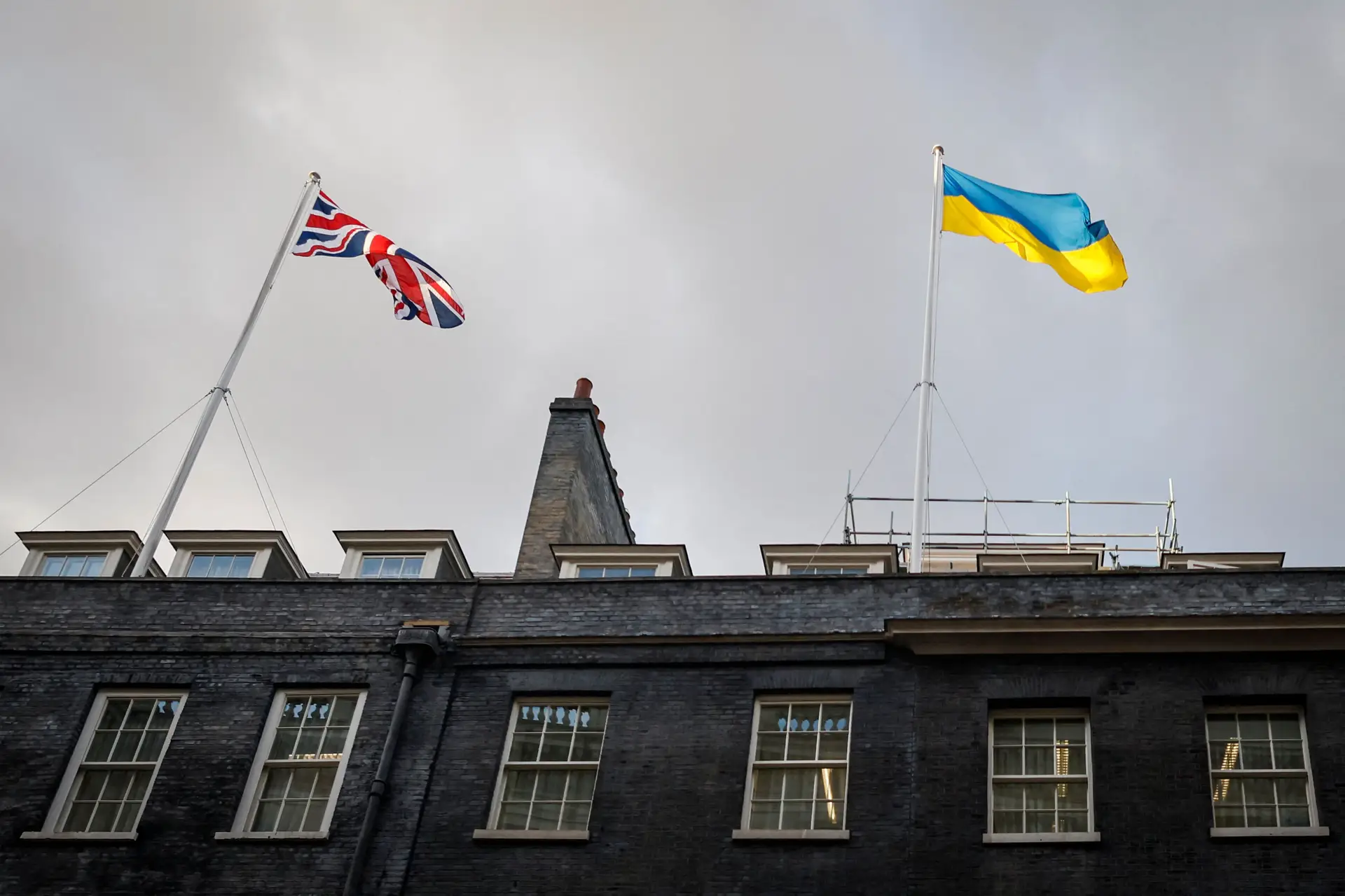 Kiev agradece a Boris Johnson por entender a "ameaça do monstro russo"