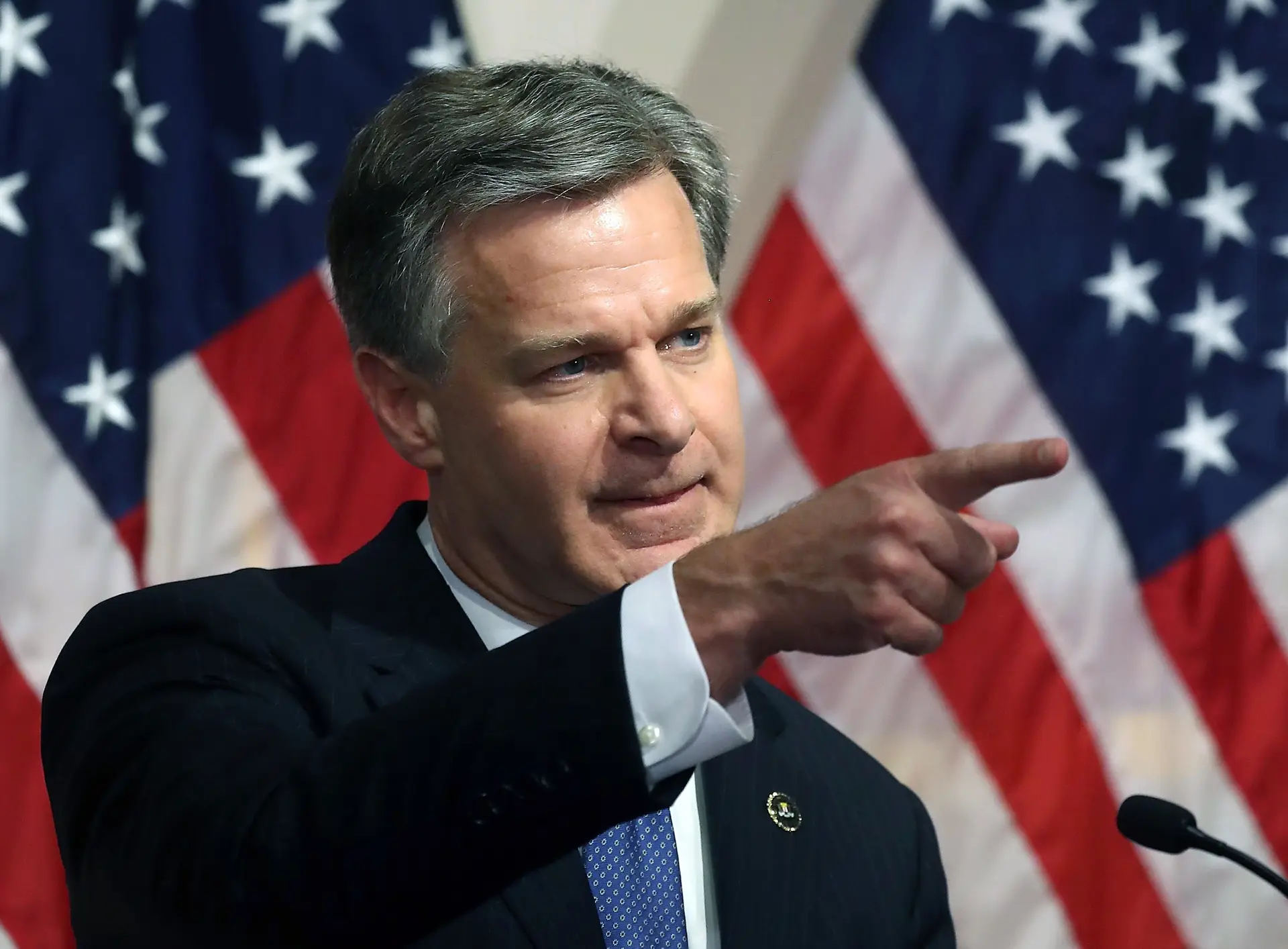 Diretor do FBI pretende abandonar cargo antes de Trump tomar posse