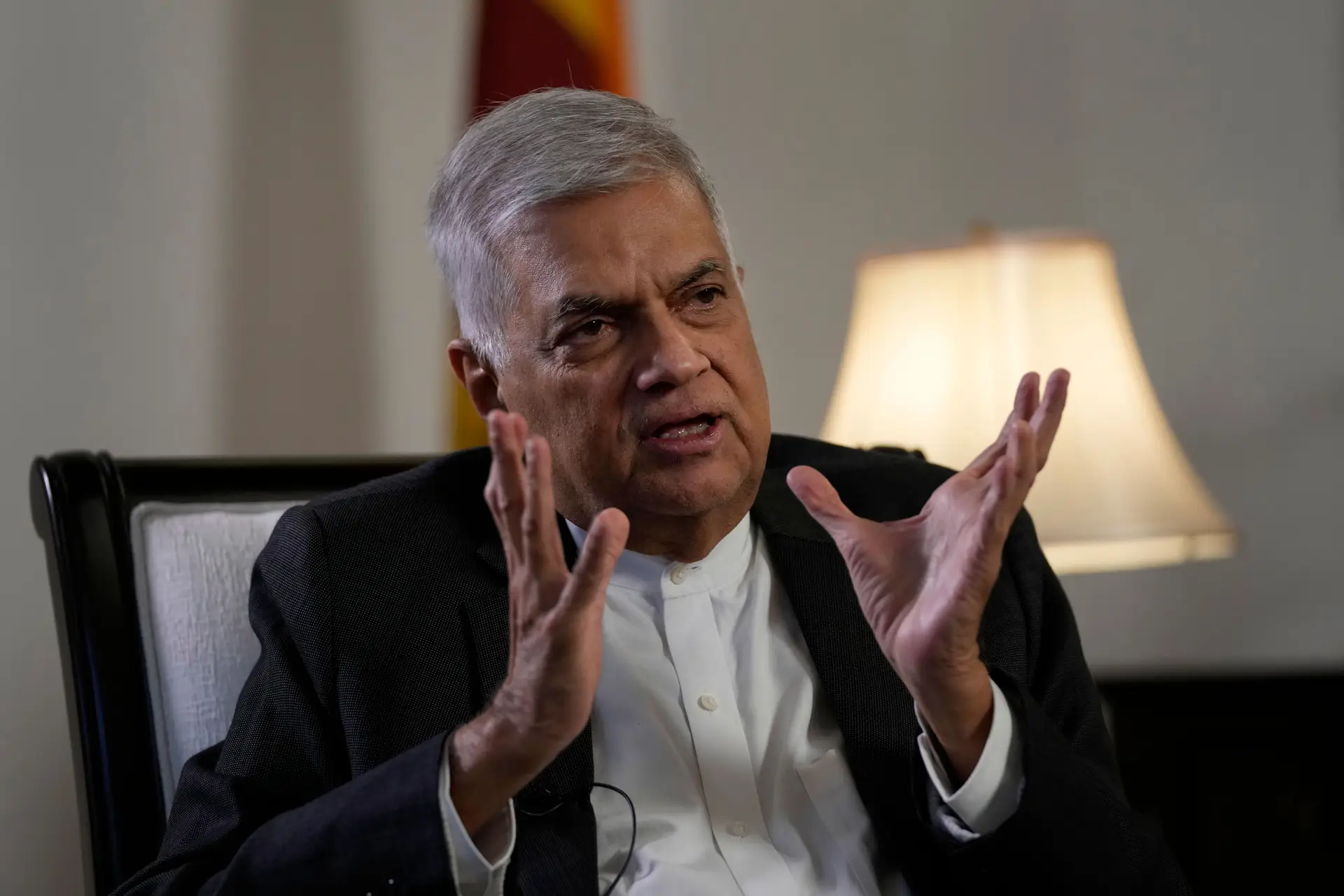 Primeiro-ministro do Sri Lanka demite-se após invasão da casa do Presidente