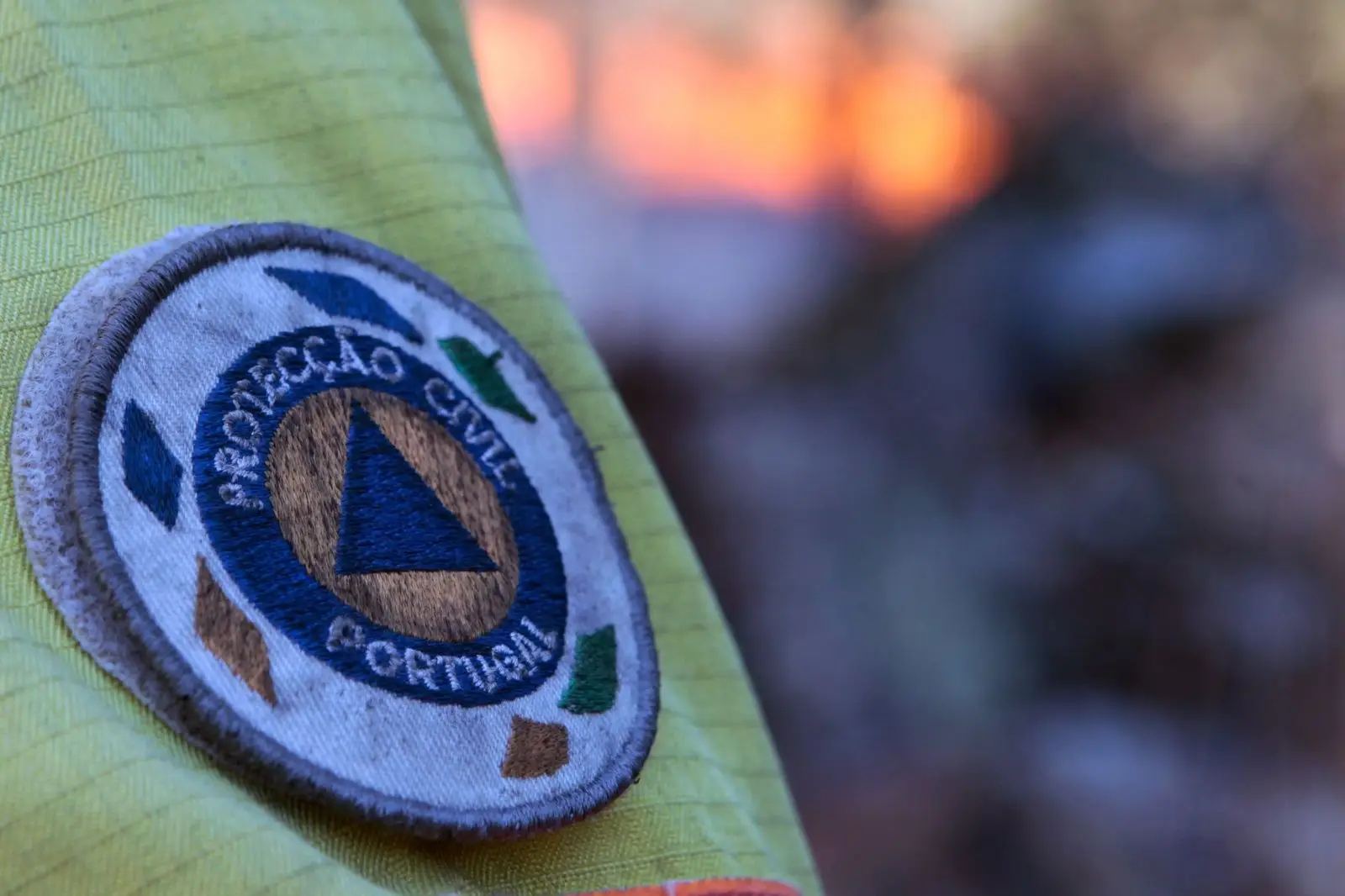 Proteção Civil afirma que incêndio na Serra da Estrela “tem um comportamento violento”