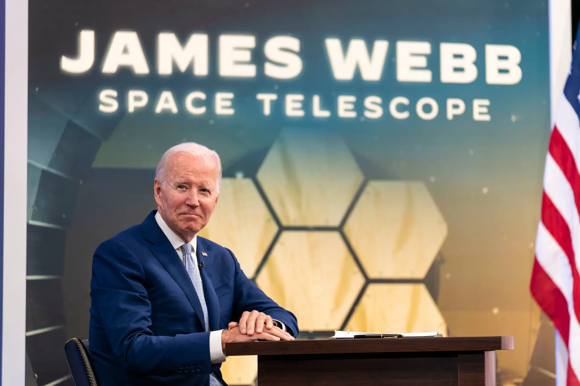 Joe Biden apresenta a primeira fotografia do telescópio James Webb
