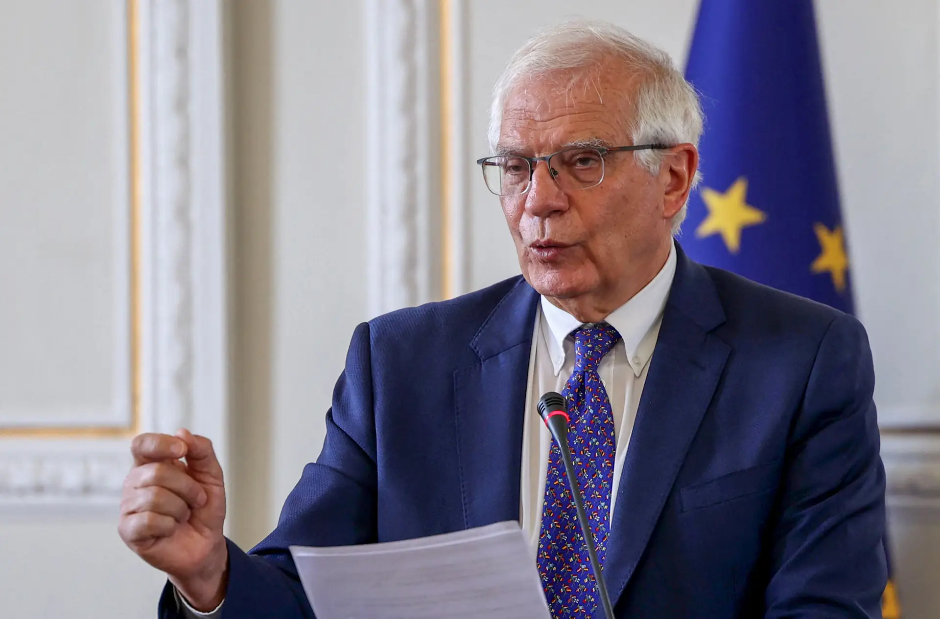 UE apoia a Ucrânia até que Putin decida parar a guerra, diz Borell