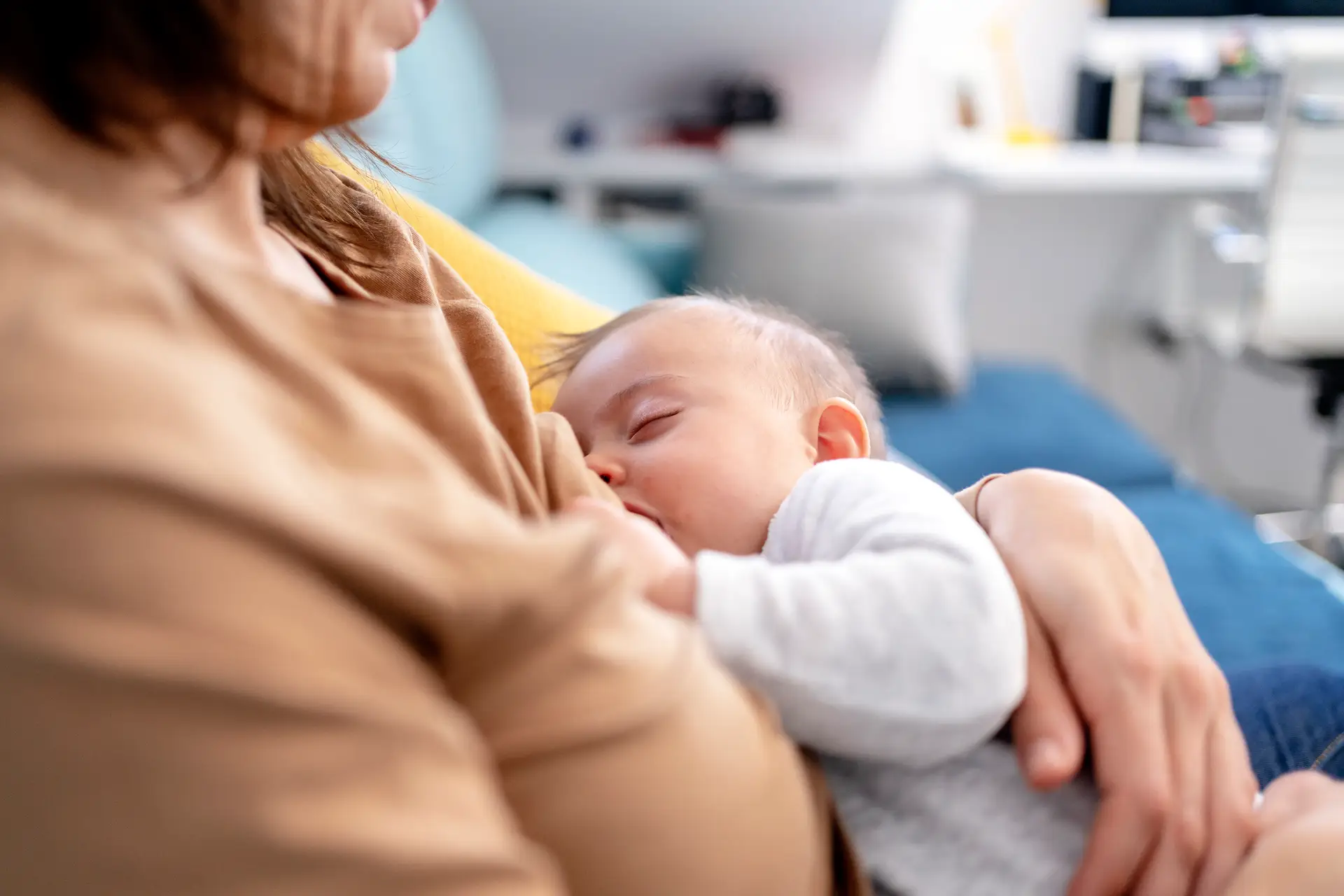 OMS recomenda amamentação, não só pela saúde do bebé, como também pelos benefícios que poderá trazer à mãe