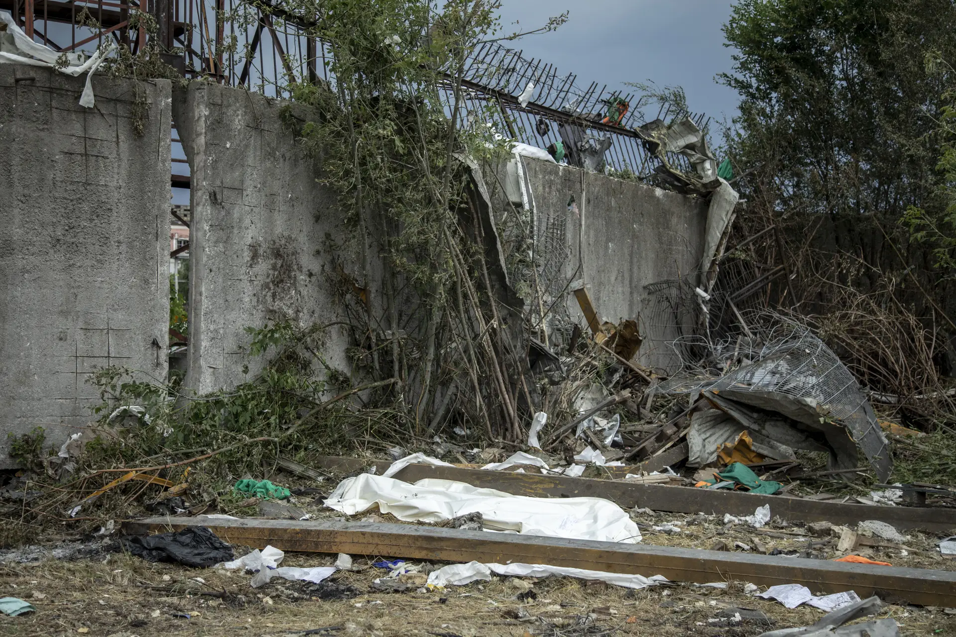 Recuperados mais de 1.300 corpos de civis em Kiev
