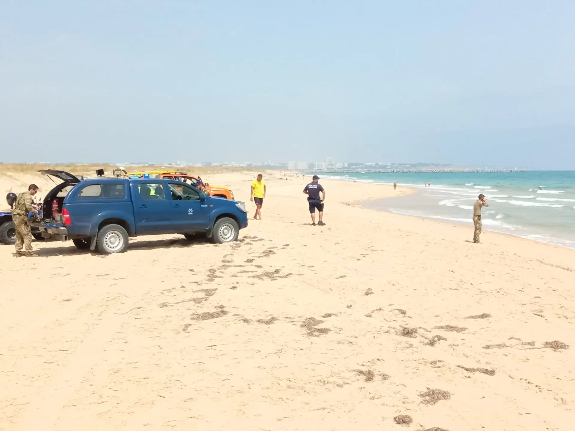 Bomba encontrada em praia de Lagos inativada por mergulhadores da Marinha