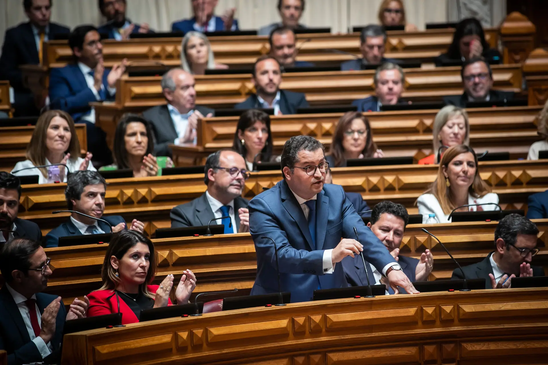 PSD apela a deputados que aprovem candidato do Chega para vice da AR