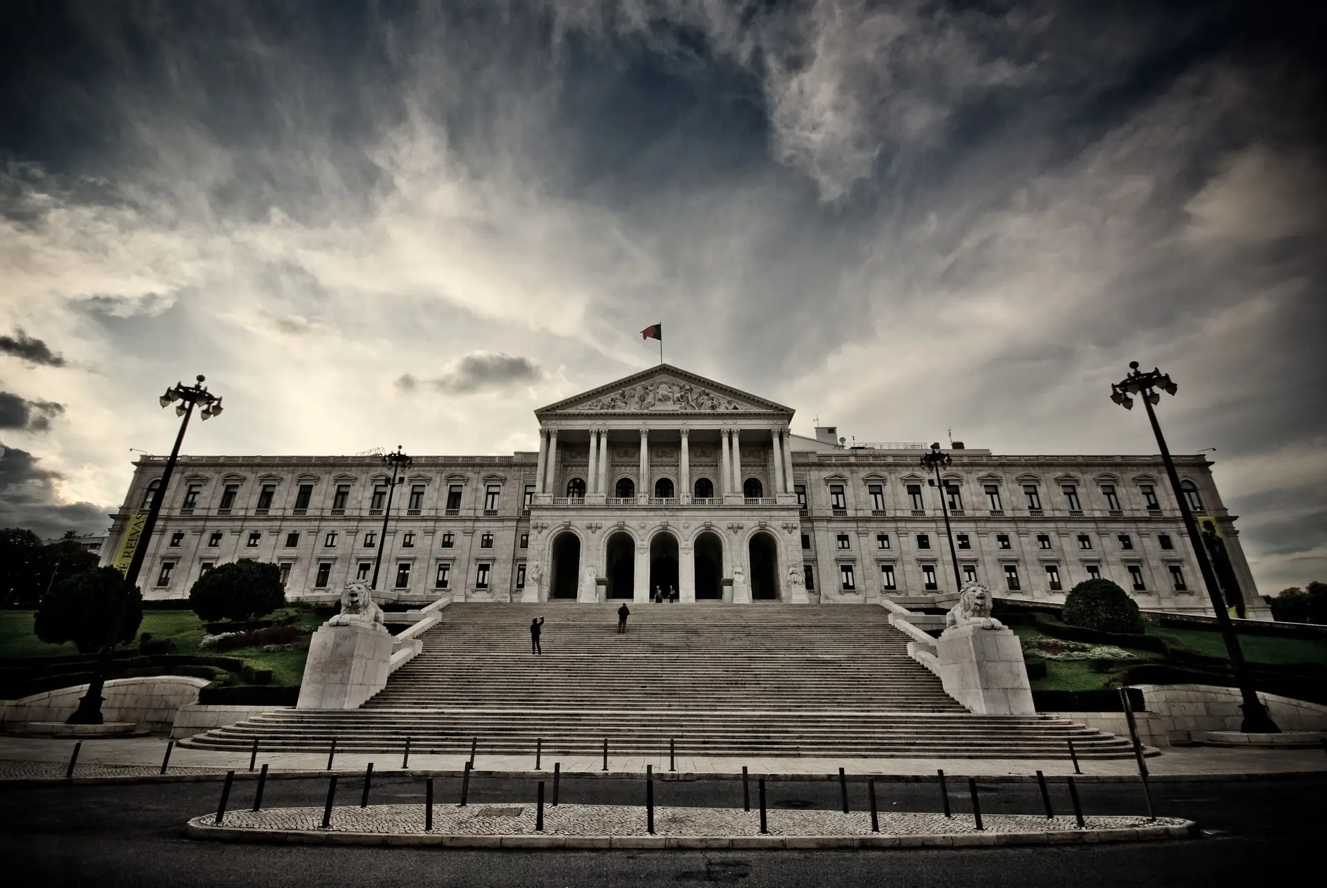 Debates quinzenais vão regressar ao Parlamento: tudo o que muda já em setembro