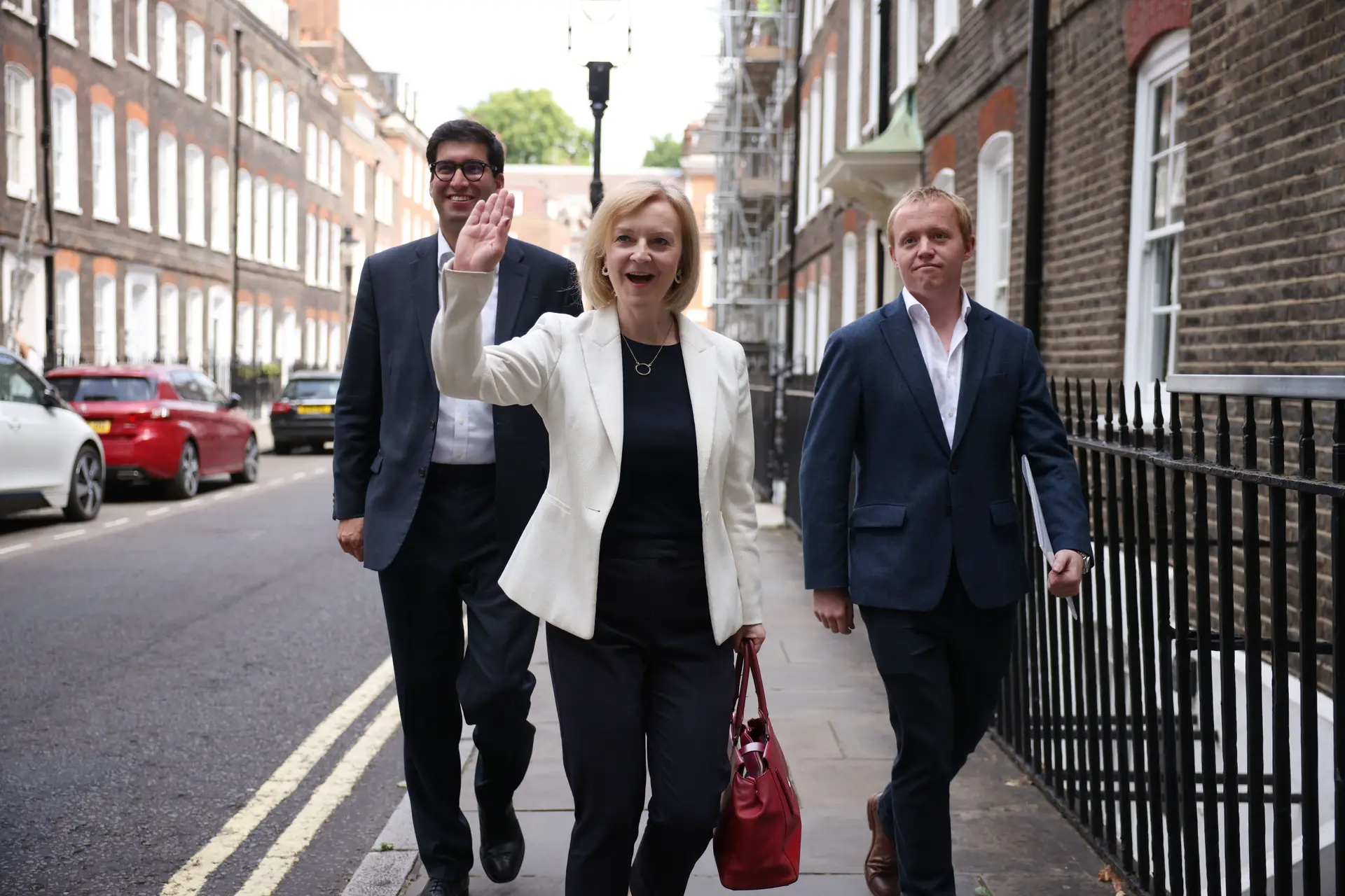 Liz Truss parte como favorita na corrida a Downing Street