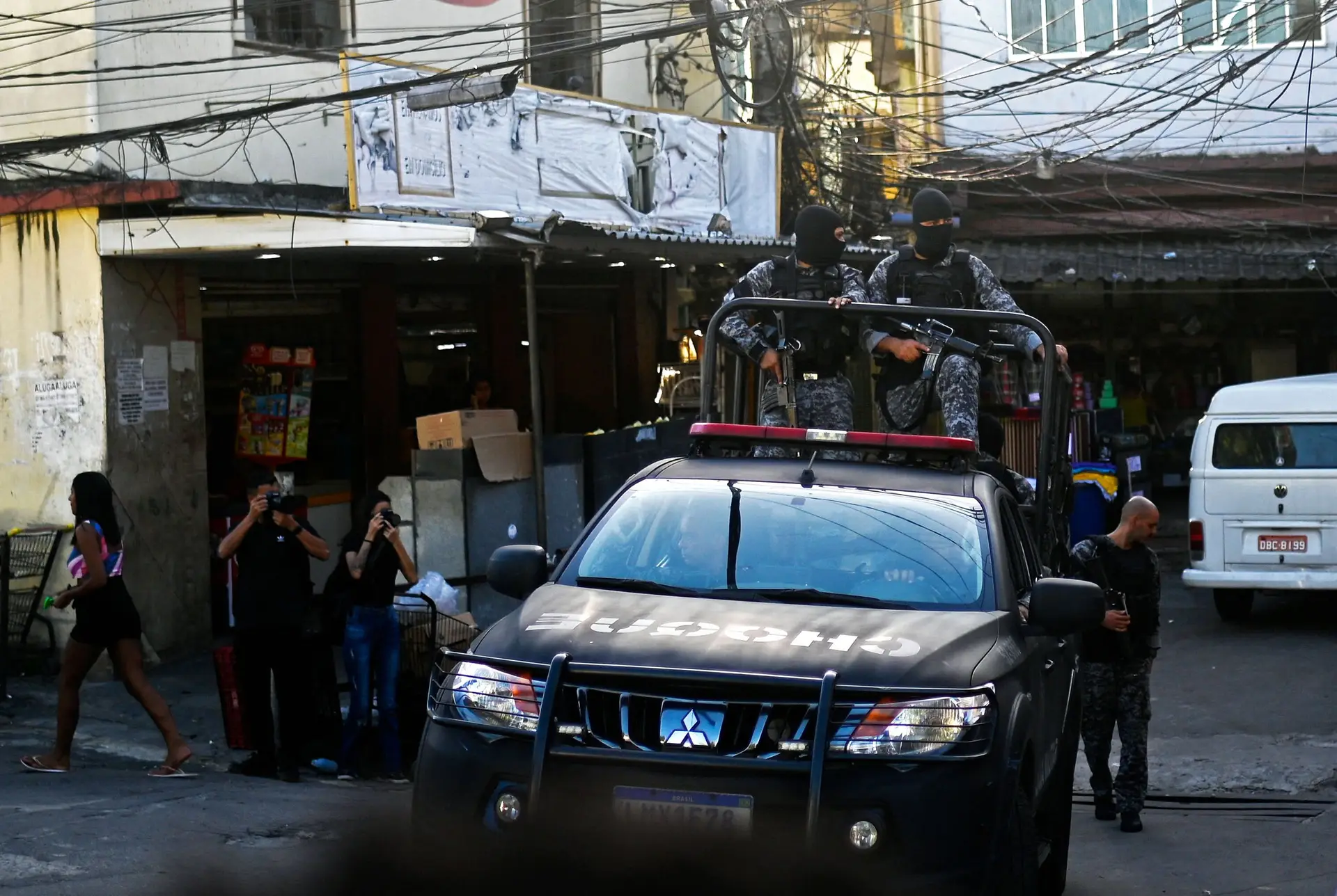 Amnistia Internacional denuncia homicídios em massa e racismo no Brasil