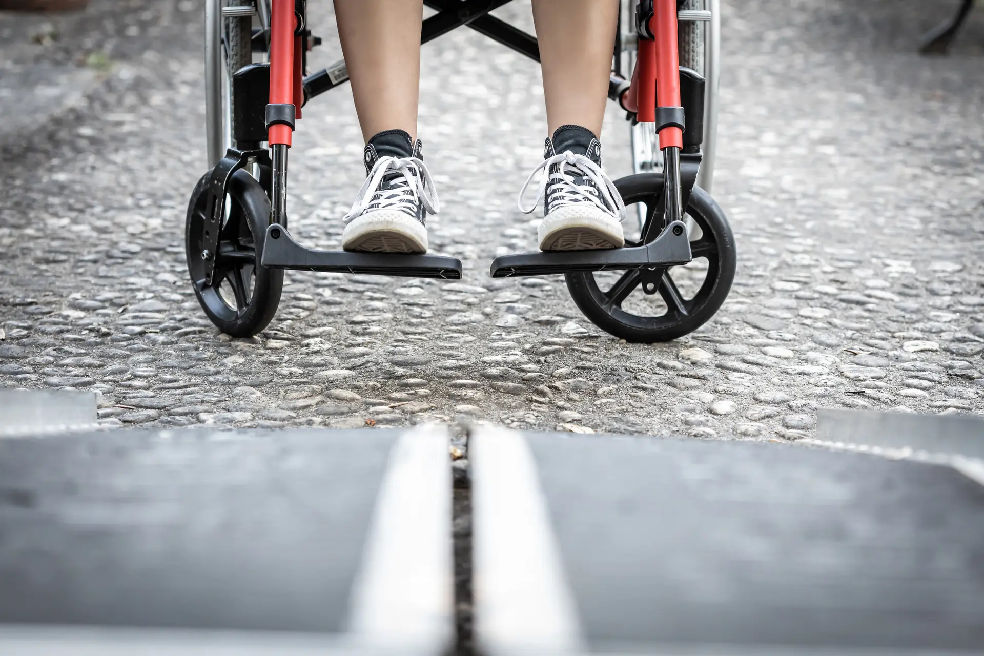 "Cadeira de rodas não transporto": histórias de quem denuncia discriminação em TVDE