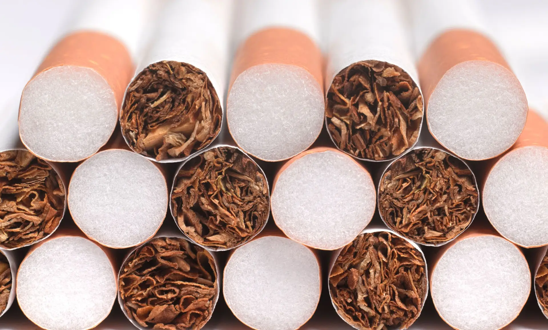 Lei do tabaco discutida no Parlamento: o que muda com a proposta do Governo?