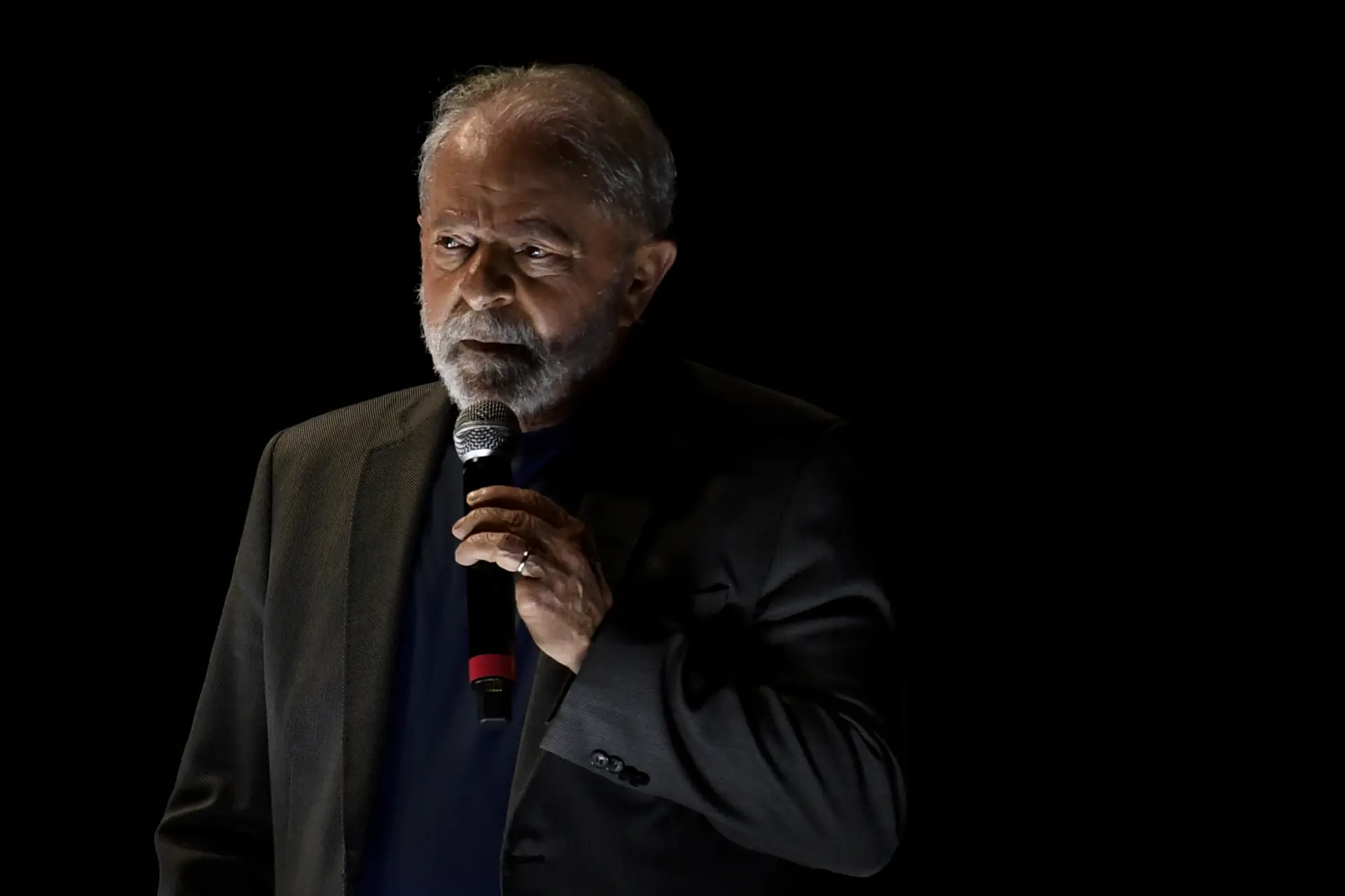 Arquivada queixa contra Lula da Silva por alegada obstrução à justiça