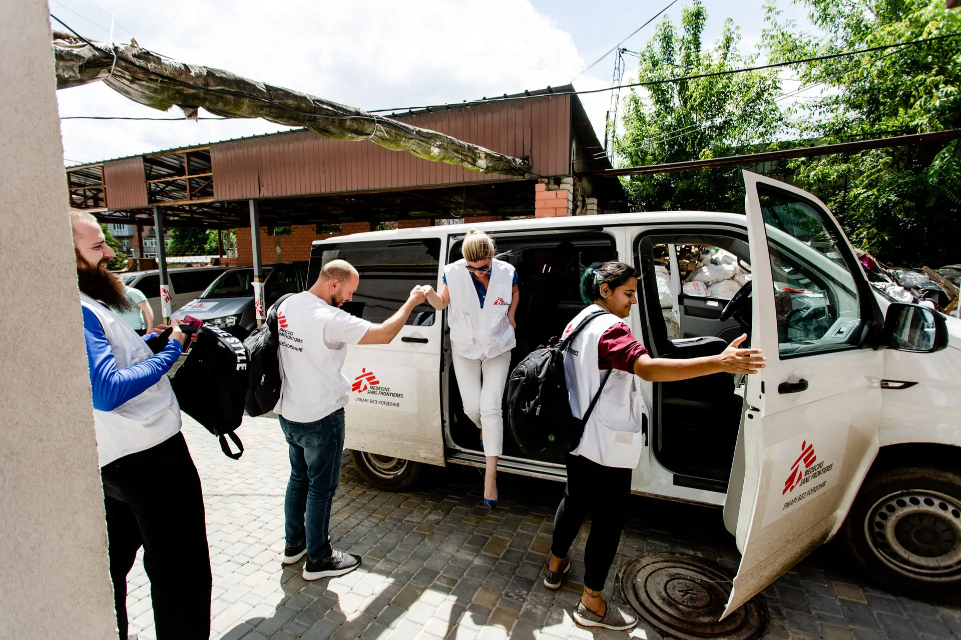 “Juntos conseguimos fazer tanto mais”, MSF trabalha em parceria com organizações locais por toda a Ucrânia
