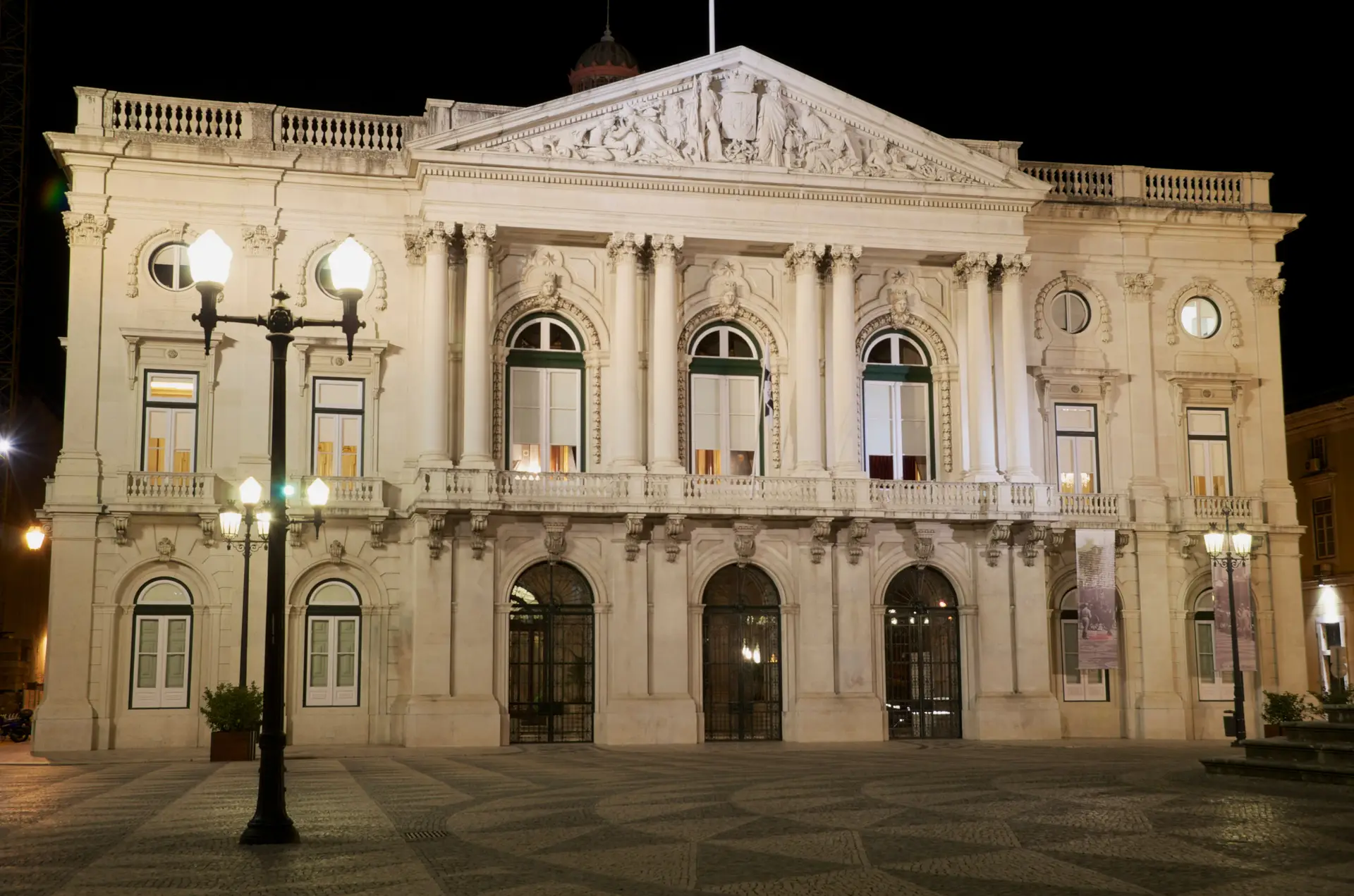 PJ esclarece que buscas na Câmara de Lisboa não estão relacionadas com Medina ou Costa