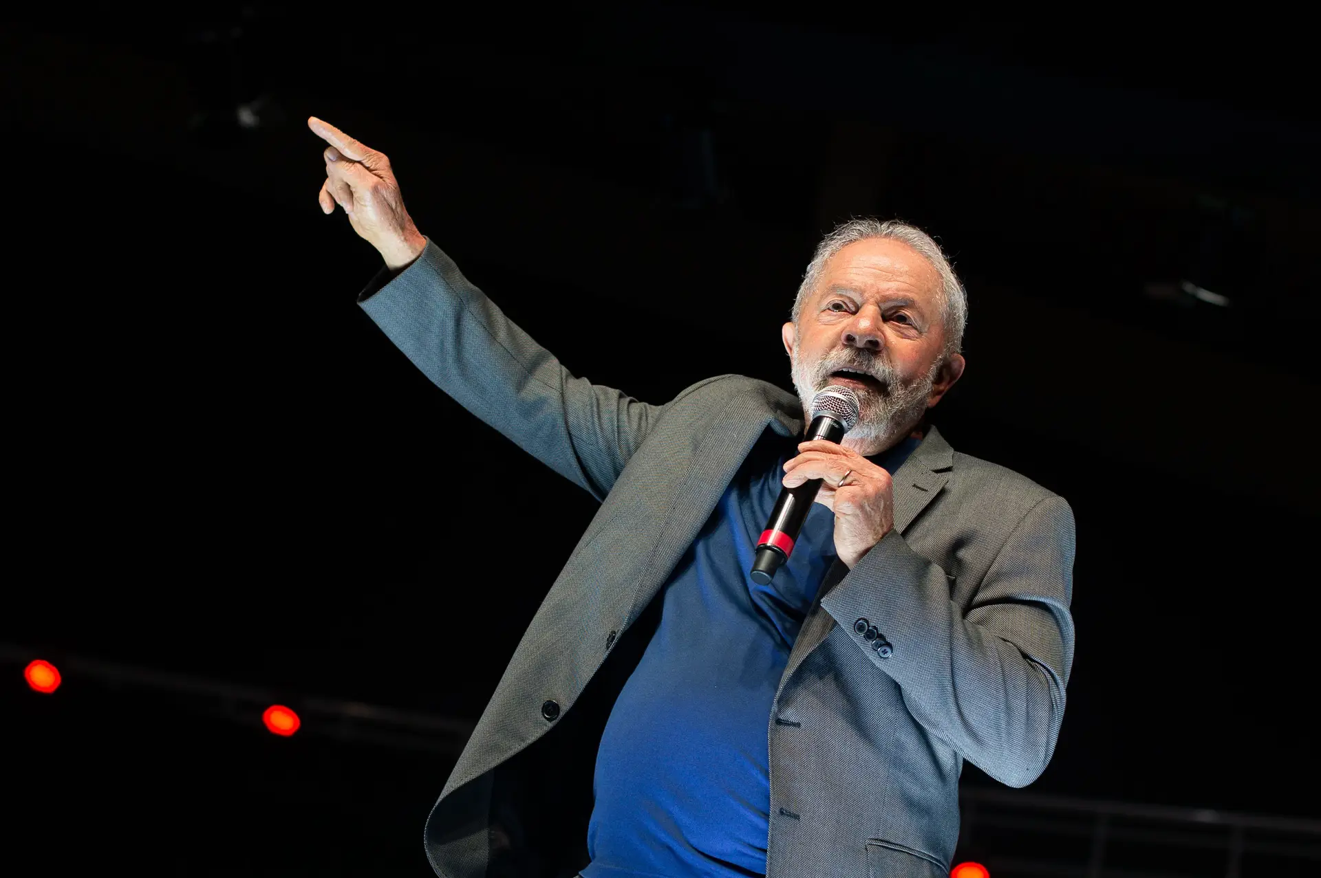 Lula da Silva diz que Bolsonaro "negou a ciência" e agravou a pandemia no Brasil