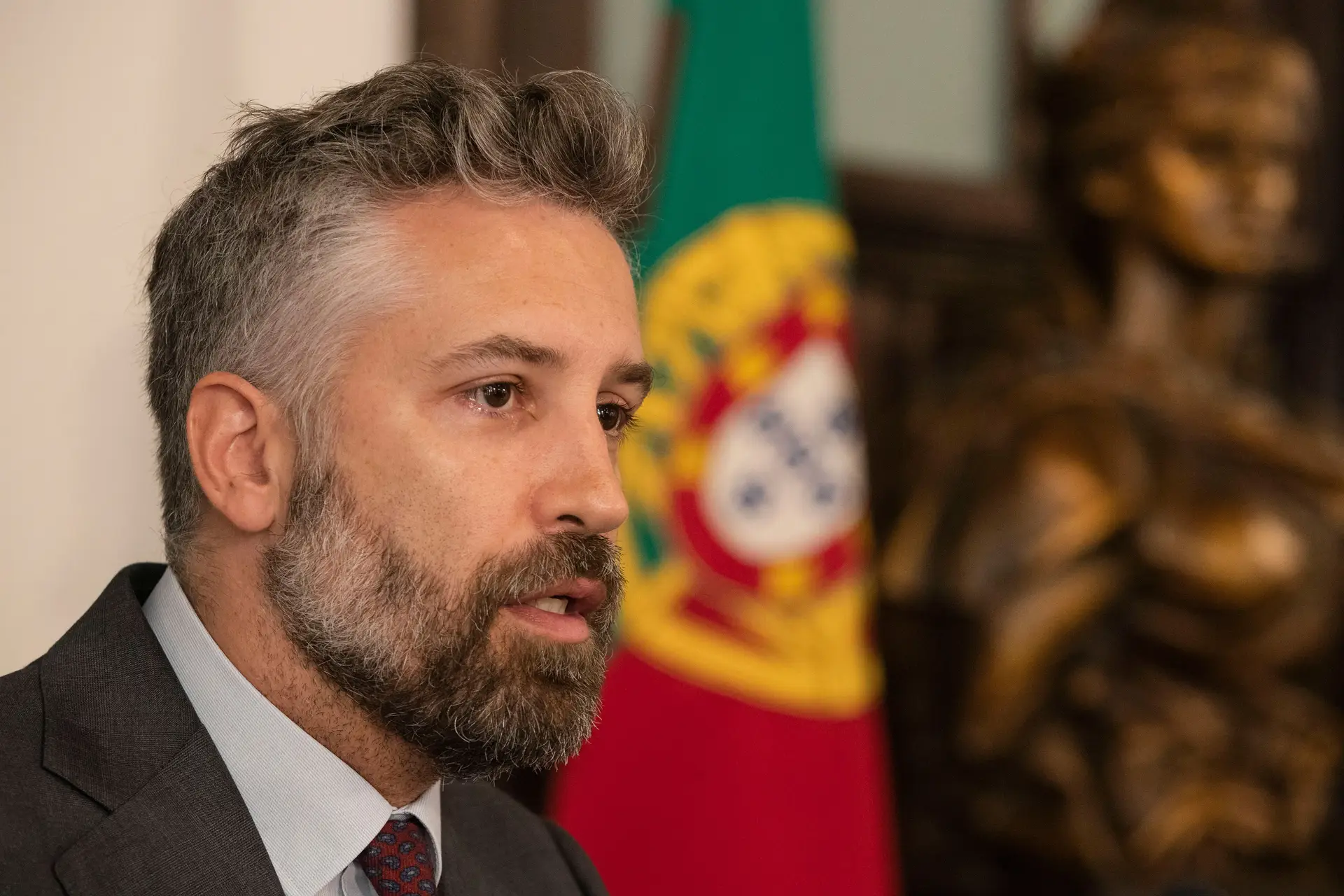 PSD exige esclarecimentos "com a máxima urgência" a Pedro Nuno Santos