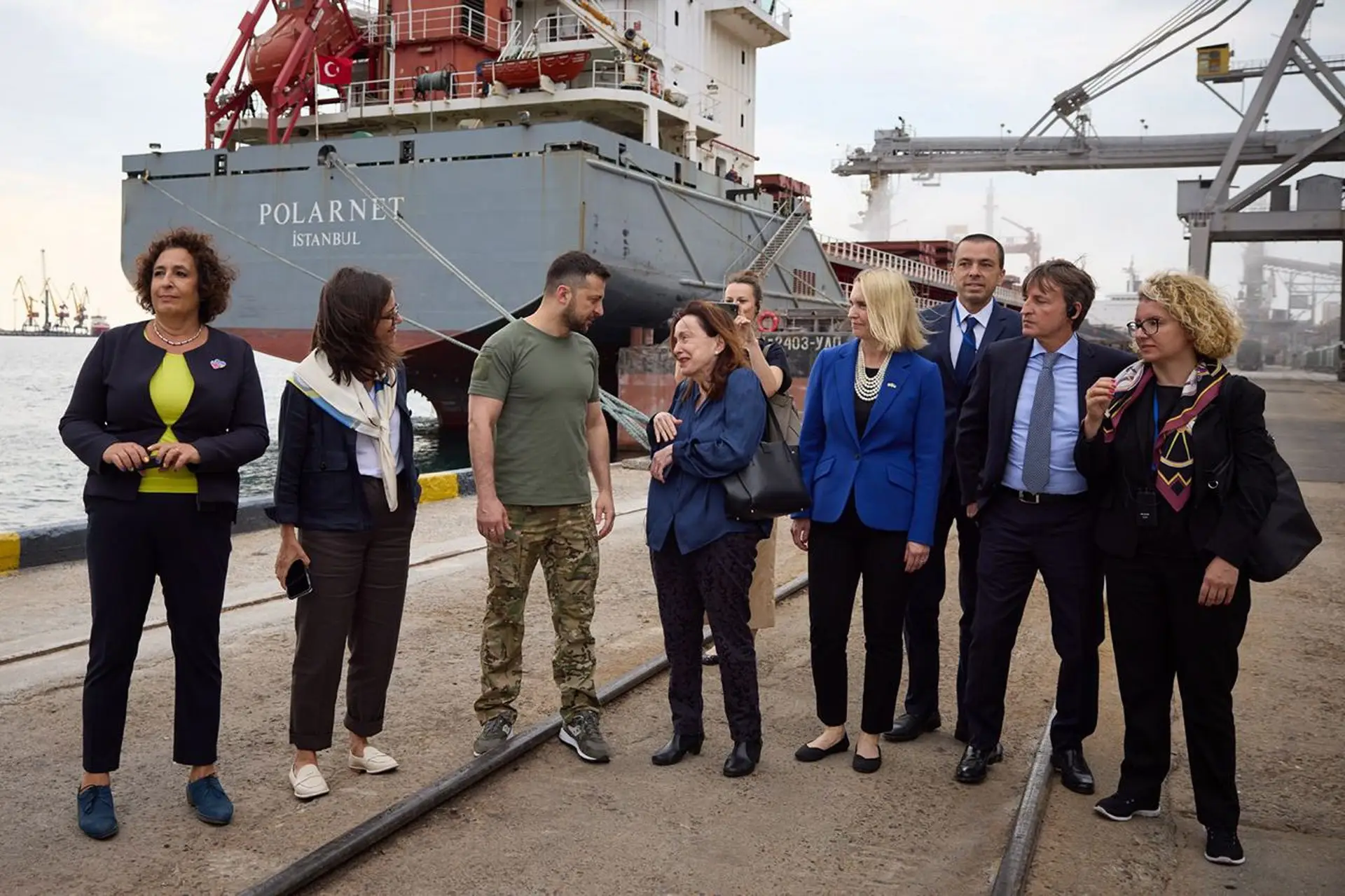 Está pronto o a sair o primeiro navio carregado de cereais desde a invasão à Ucrânia