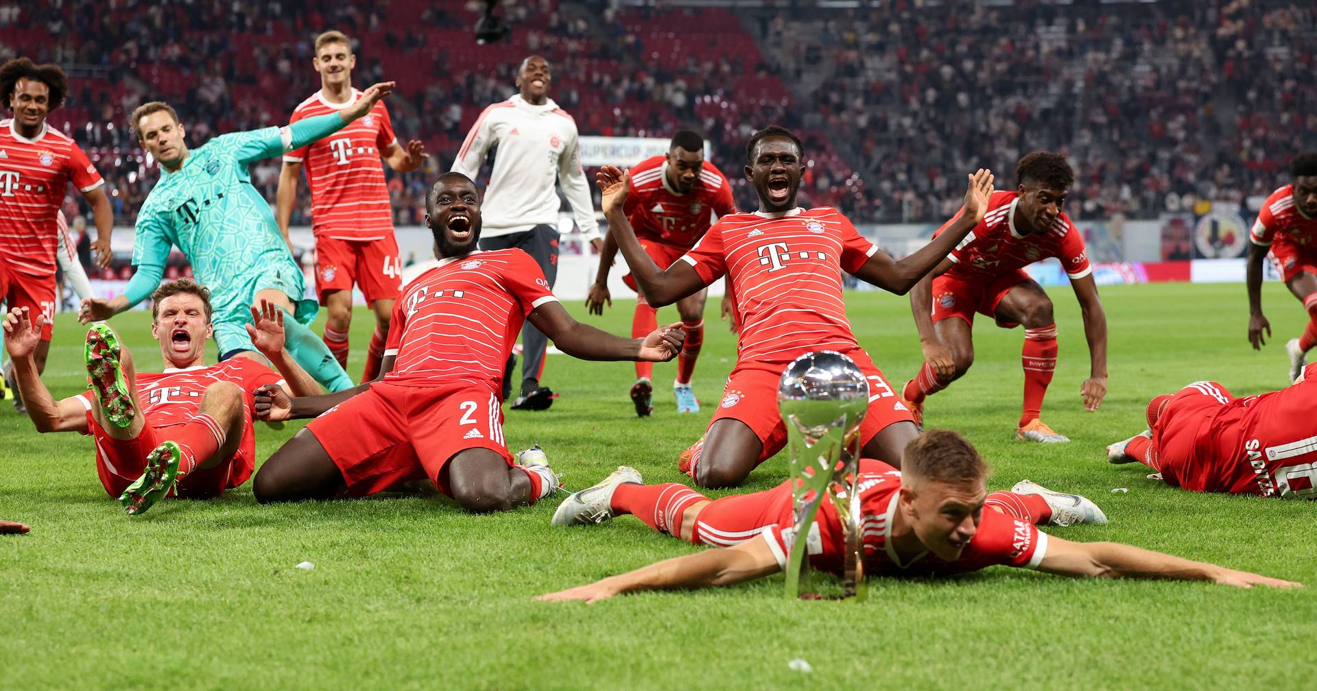 Der FC Bayern gewann den deutschen Superpokal durch einen 5:3-Sieg gegen Leipzig
