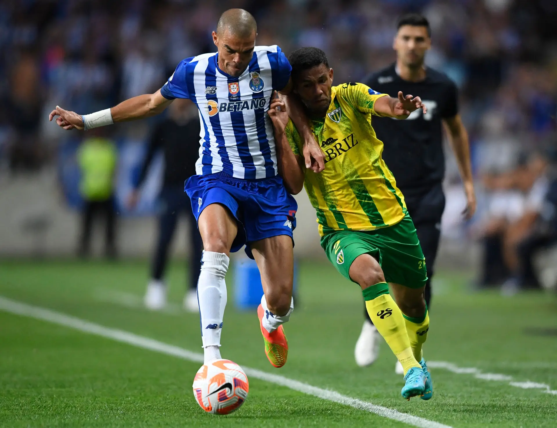 FC Porto domina Tondela e vence Supertaça