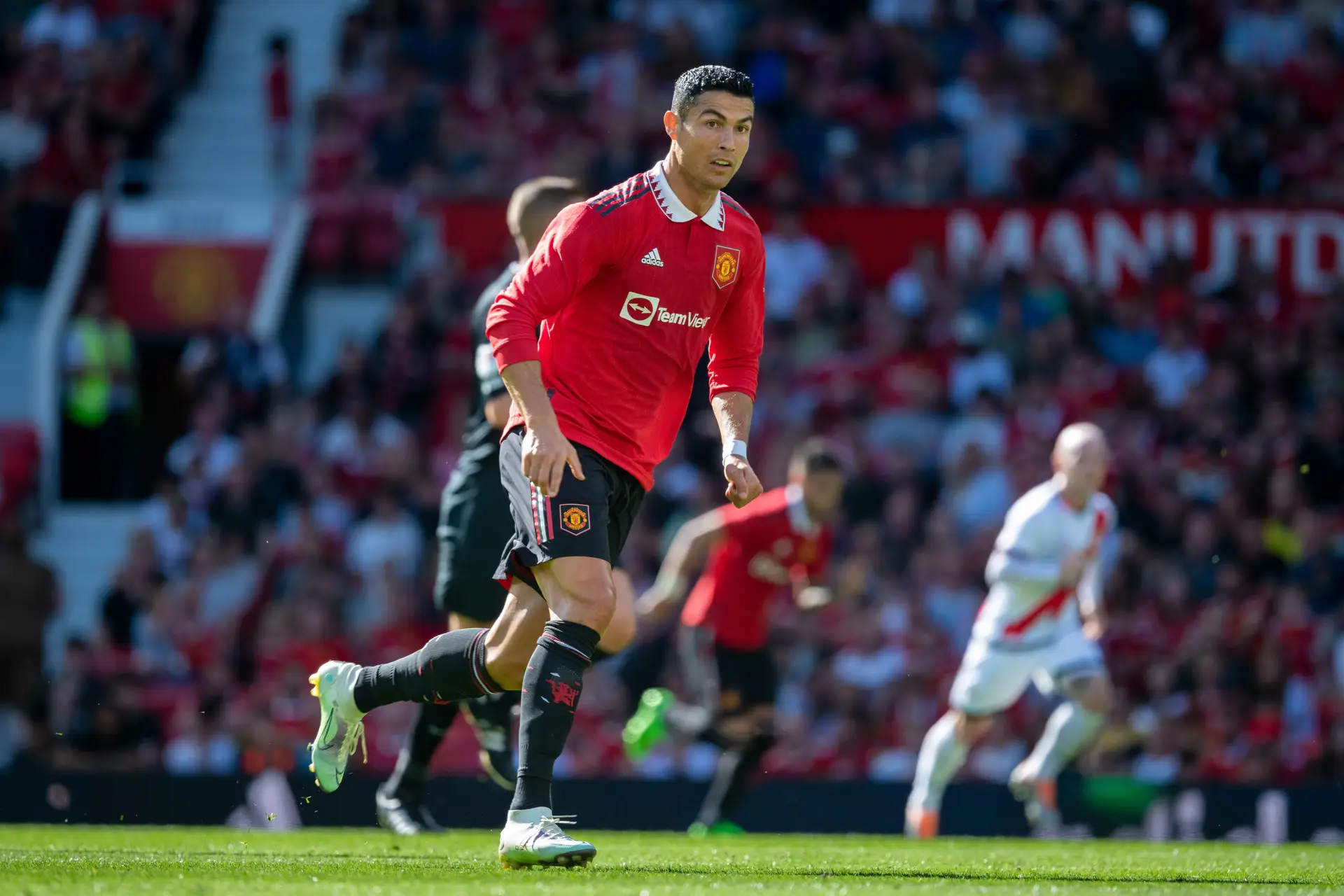 Cristiano Ronaldo promete continuar jogando ao menos até 2025