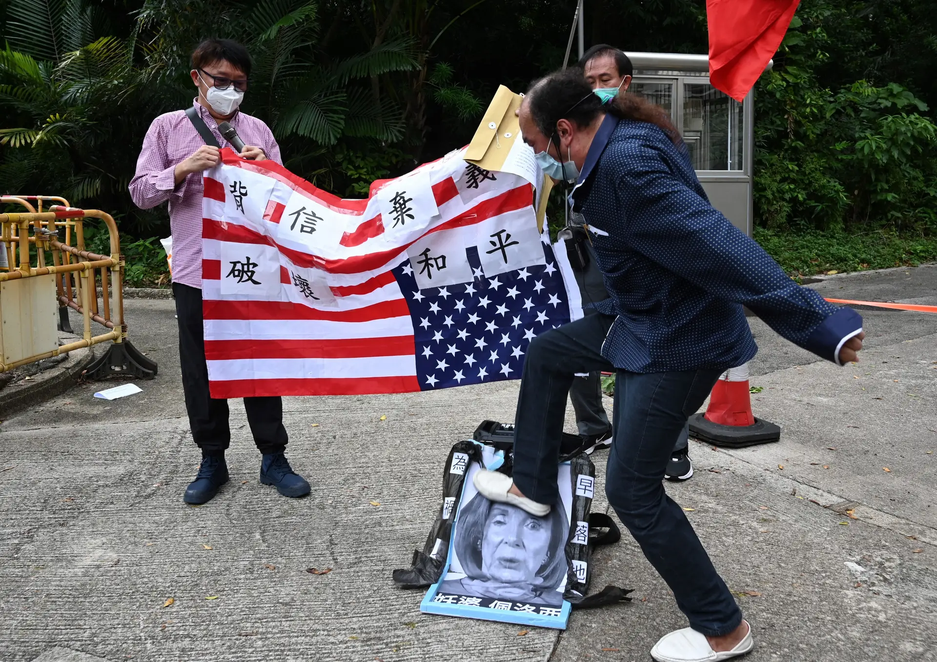"Aqueles que ofendem a China devem ser punidos", avisa Pequim