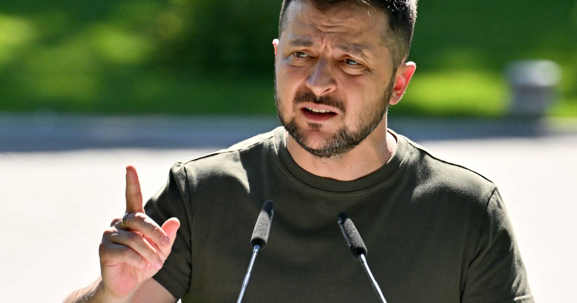 „Es ist einfach ekelhaft“: Selenskyj kritisiert Haltung des Altkanzlers
