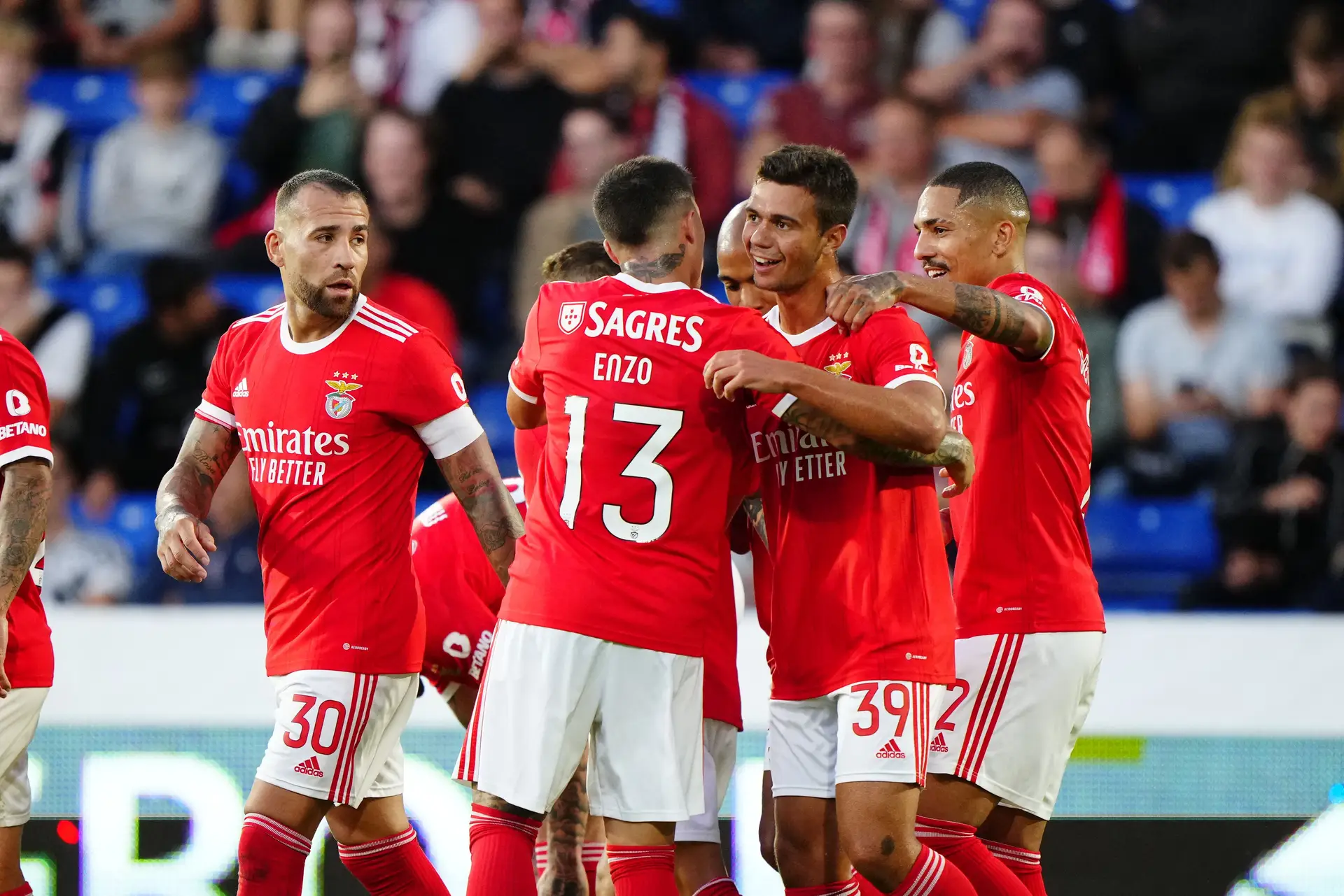 Benfica elimina Midtjylland e está a um passo da fase de grupos da Champions