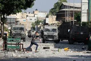 Três palestinianos mortos em confrontos com forças israelitas na Cisjordânia