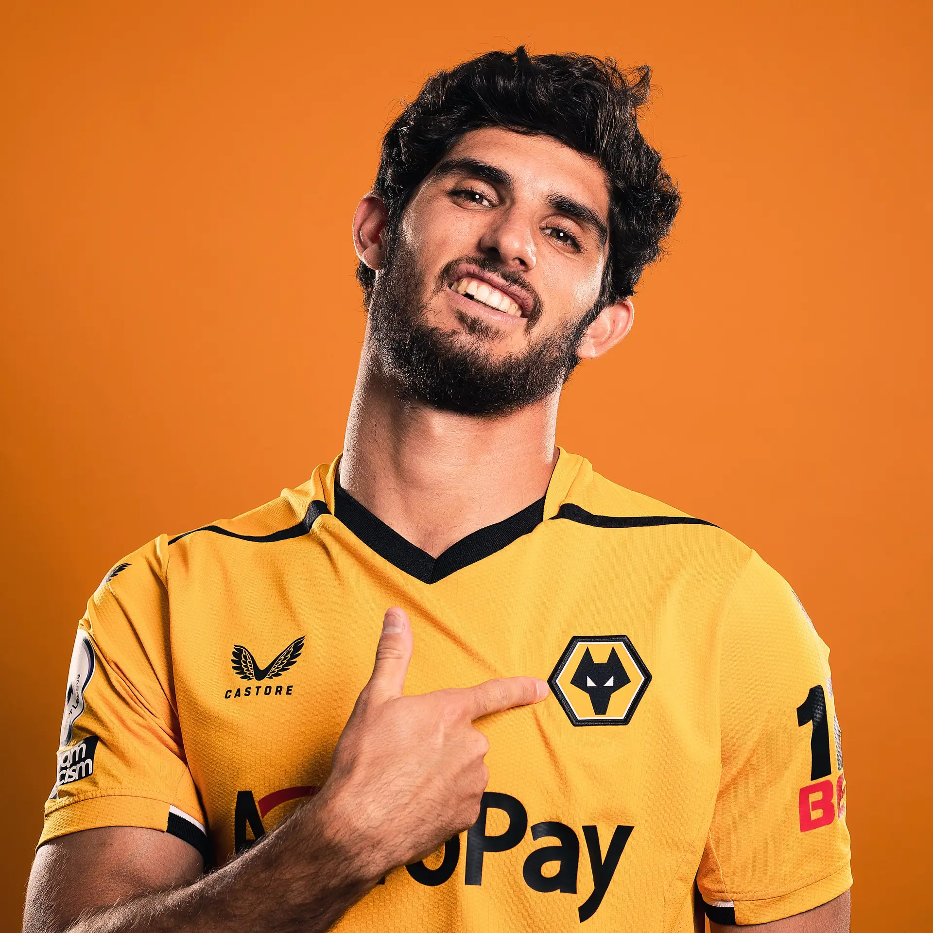 Wolverhampton contrata Gonçalo Guedes ao Valência