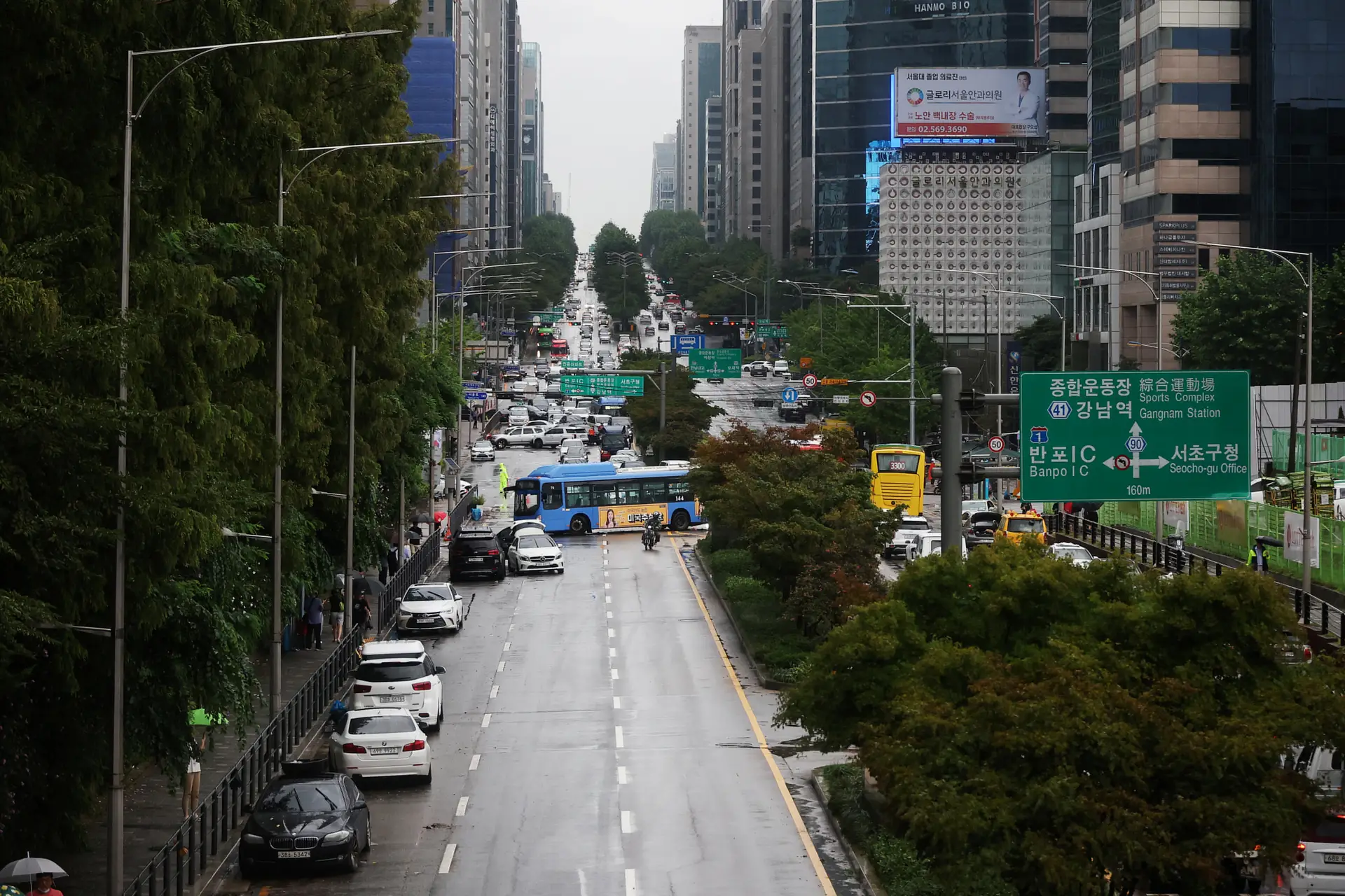Pelo menos oito mortos e seis desaparecidos em Seul devido às chuvas mais fortes em 80 anos