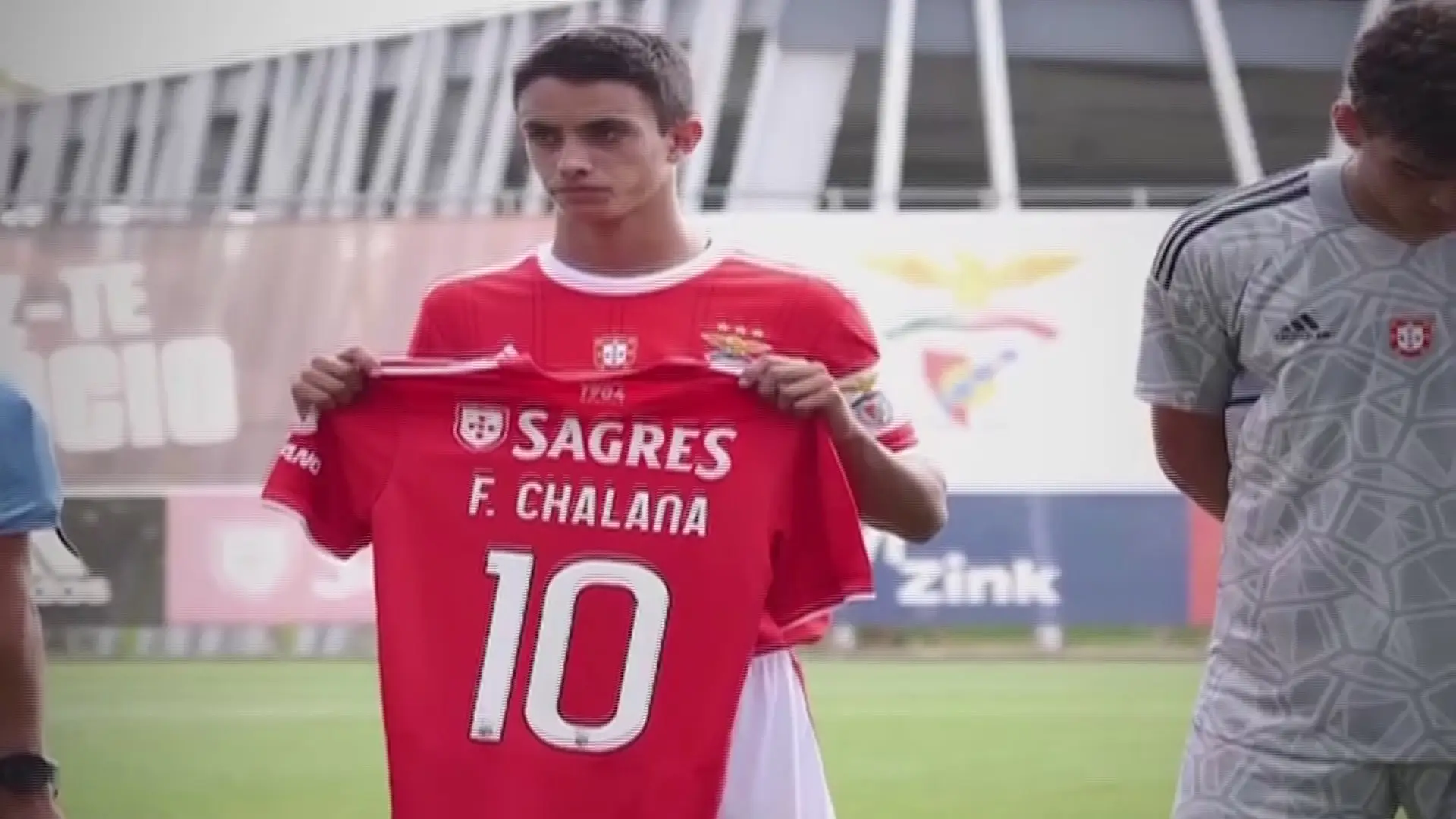Juniores do Benfica homenageiam Chalana no Seixal