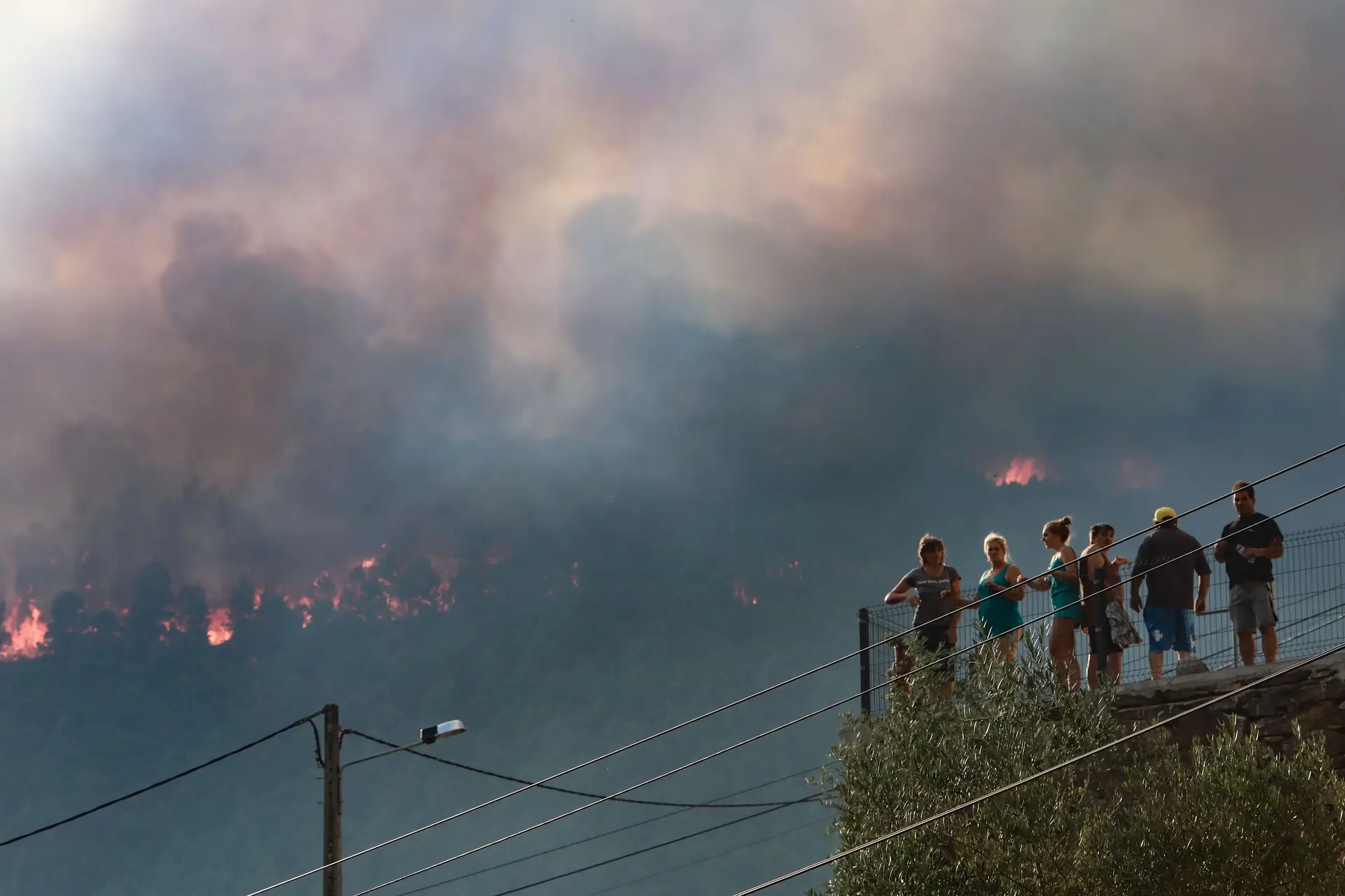 Operação de combate na Serra da Estrela pode necessitar de “ajustamentos”, admite Governo