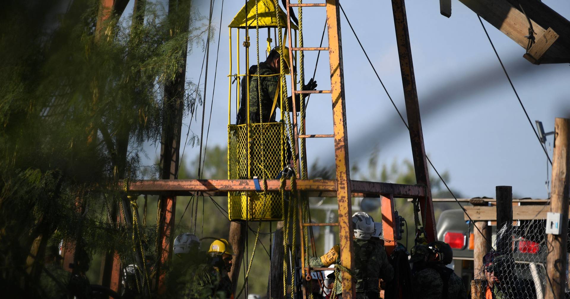 Cancelan rescate de 10 mineros en México por riesgo de derrumbe de mina