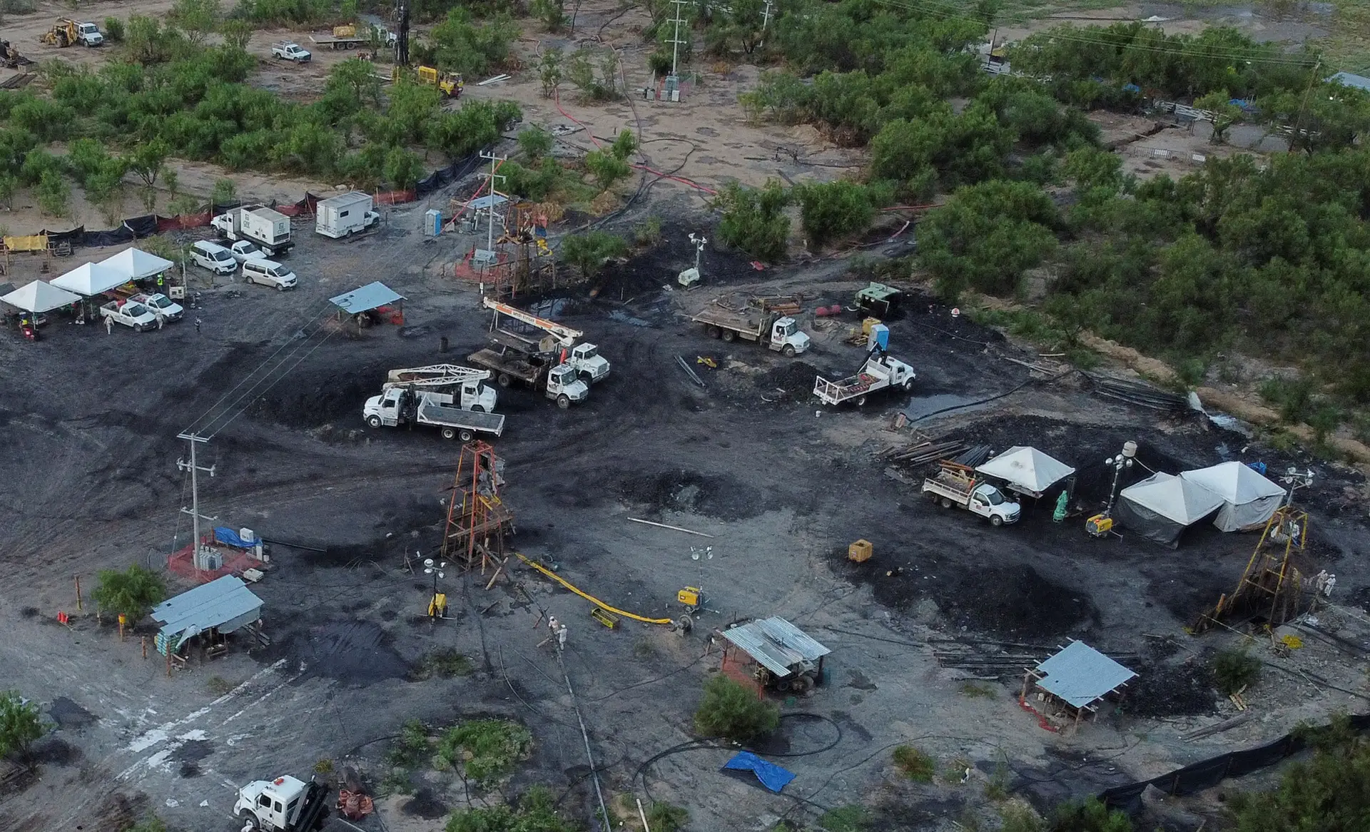 Aumento acentuado do nível da água complica resgate de mineiros no México