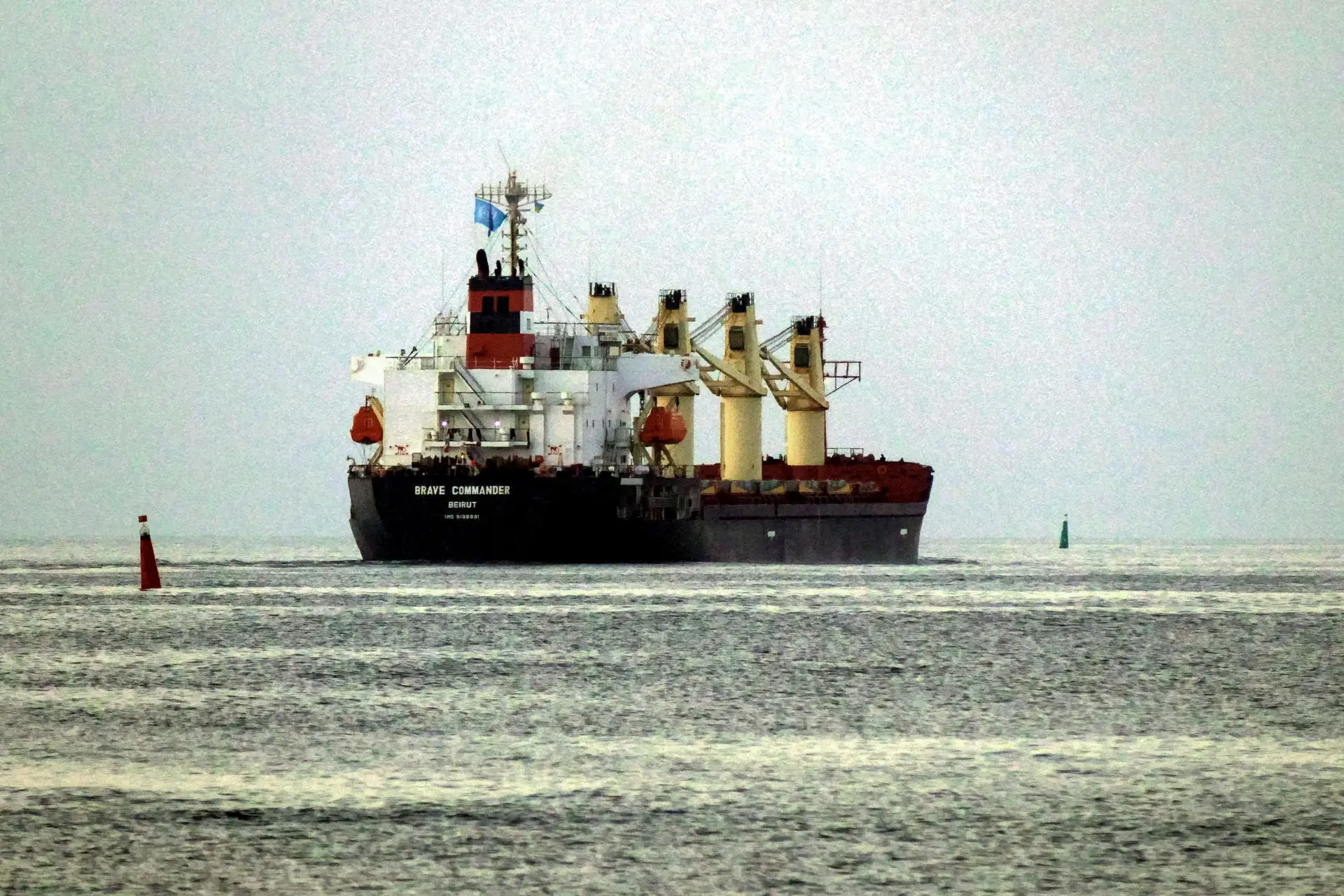 Primeiro navio humanitário da ONU com cereais parte da Ucrânia para África