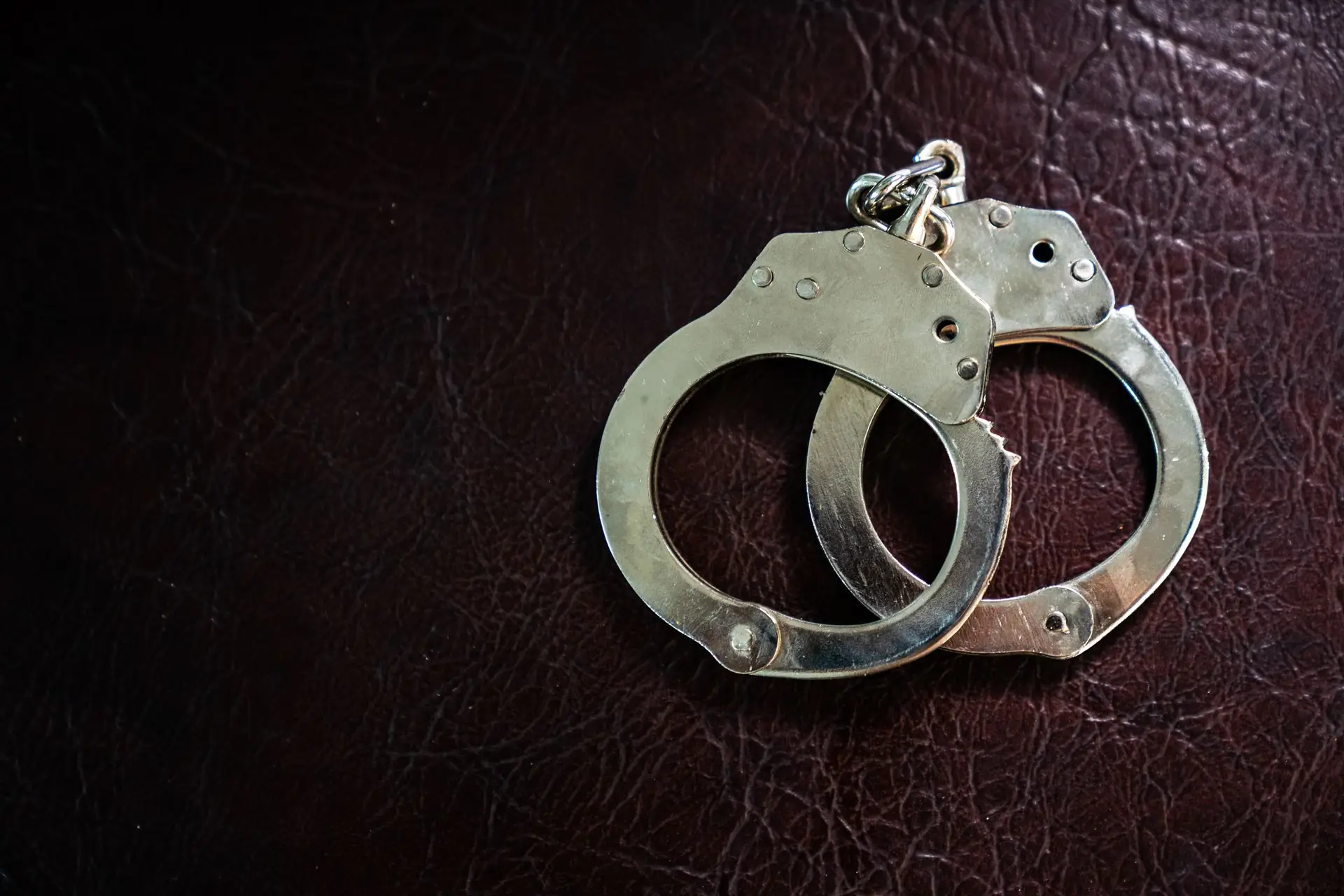 Presunto arresto "Por tres crímenes de fuego" En junio en el municipio de Da Barka