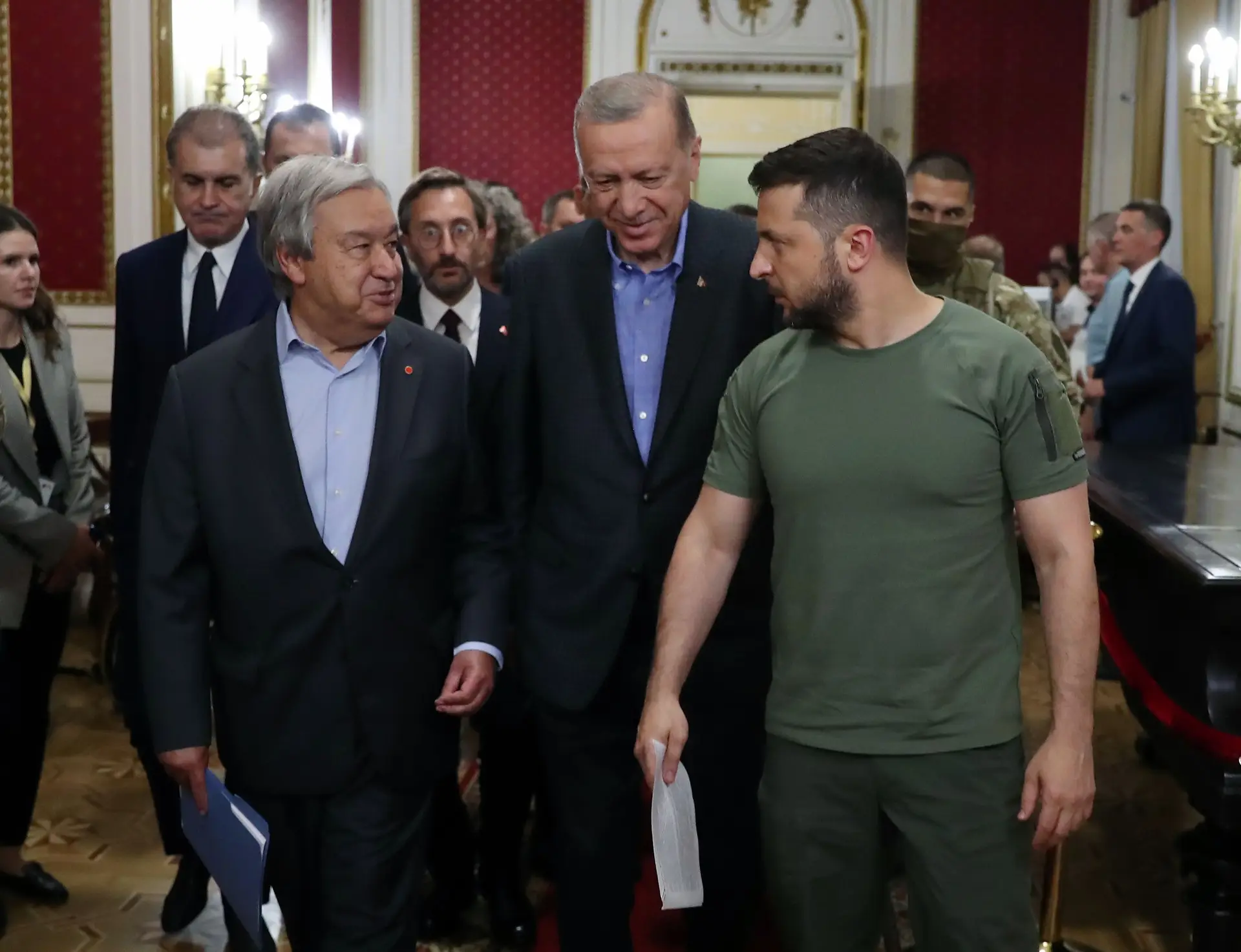 Zelensky, Guterres e Erdogan reunidos em Lviv: o pedido e as acusações do Presidente ucraniano