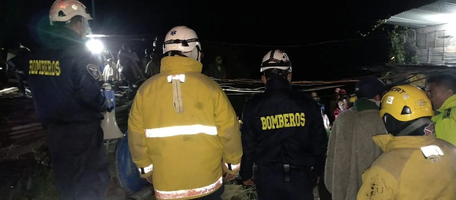 Nove mineiros presos em mina na Colômbia