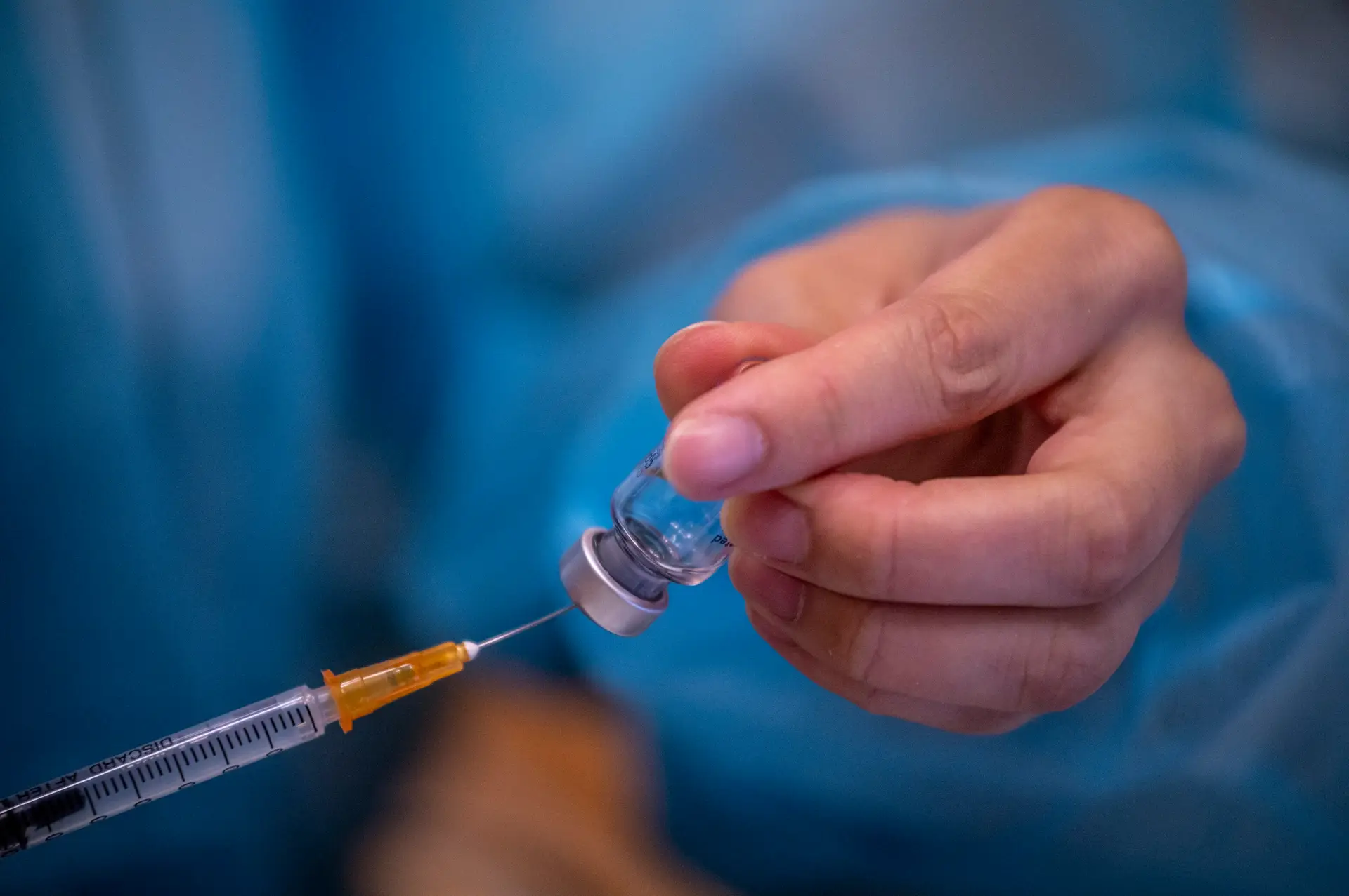 Covid-19: OMS recomenda segundo reforço da vacina para grupos de risco