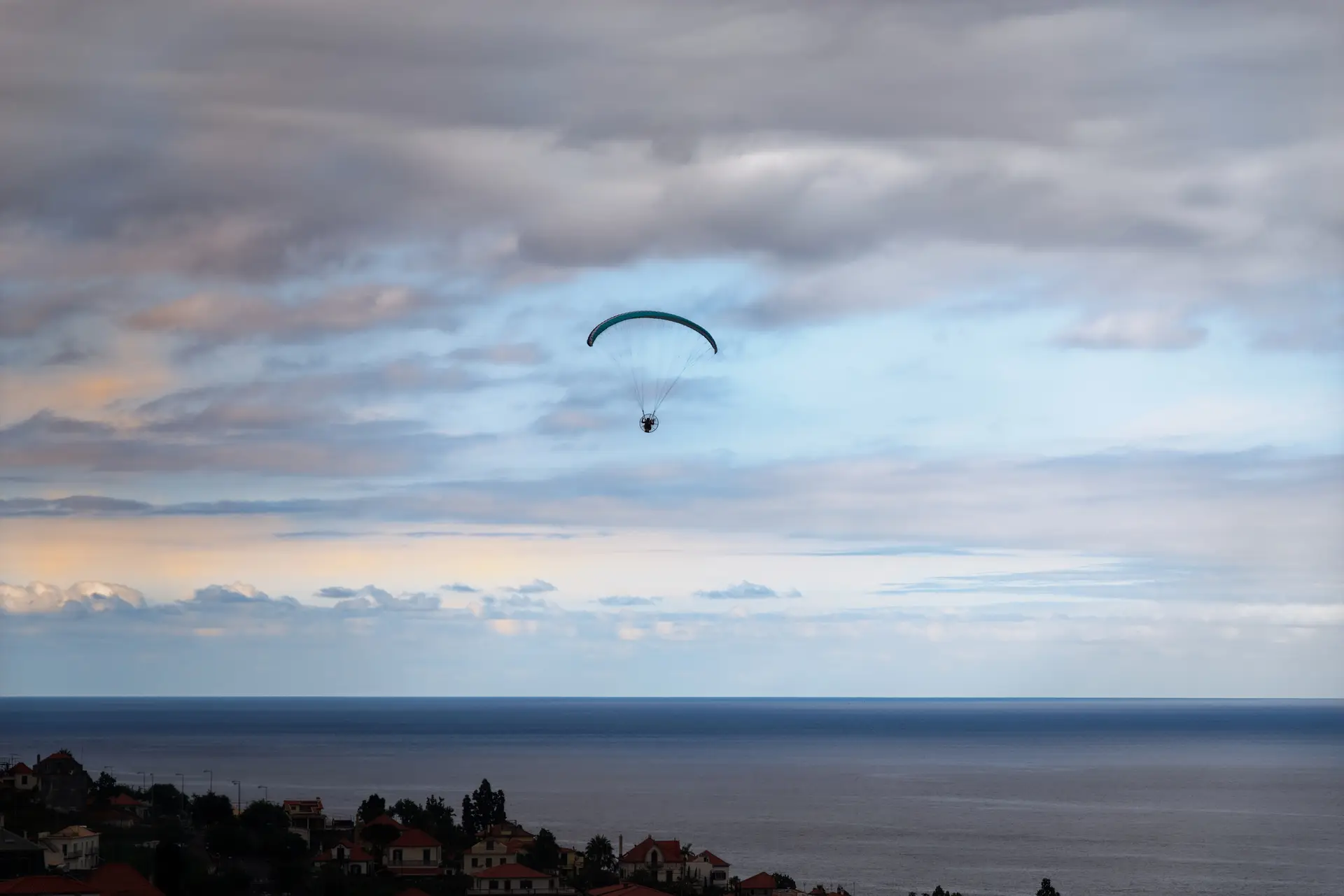 Dois mortos em acidente de parapente na Madeira