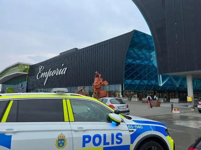 Dois feridos em tiroteio num centro comercial na Suécia, suspeito detido