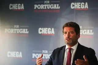 Mão pesada para incendiários tem sido bandeira do Chega: ex-mandatário é agora suspeito de ter ateado fogos