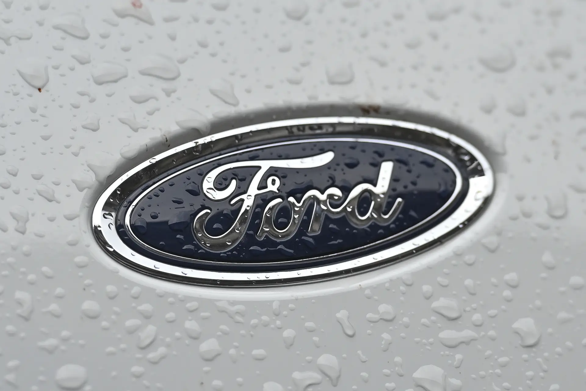 Ford corta cerca de 3.000 empregos para reduzir custos