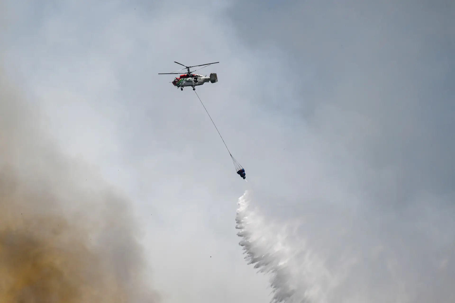 Meios de combate a incêndios reforçados com menos meios aéreos do que o previsto
