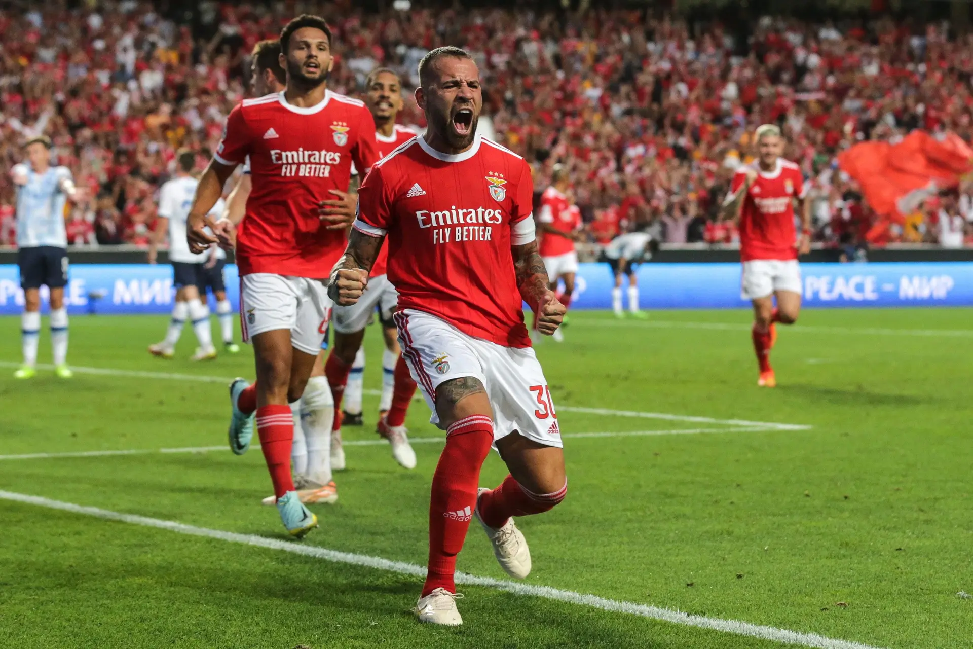 Benfica garante presença na fase de grupos da Champions