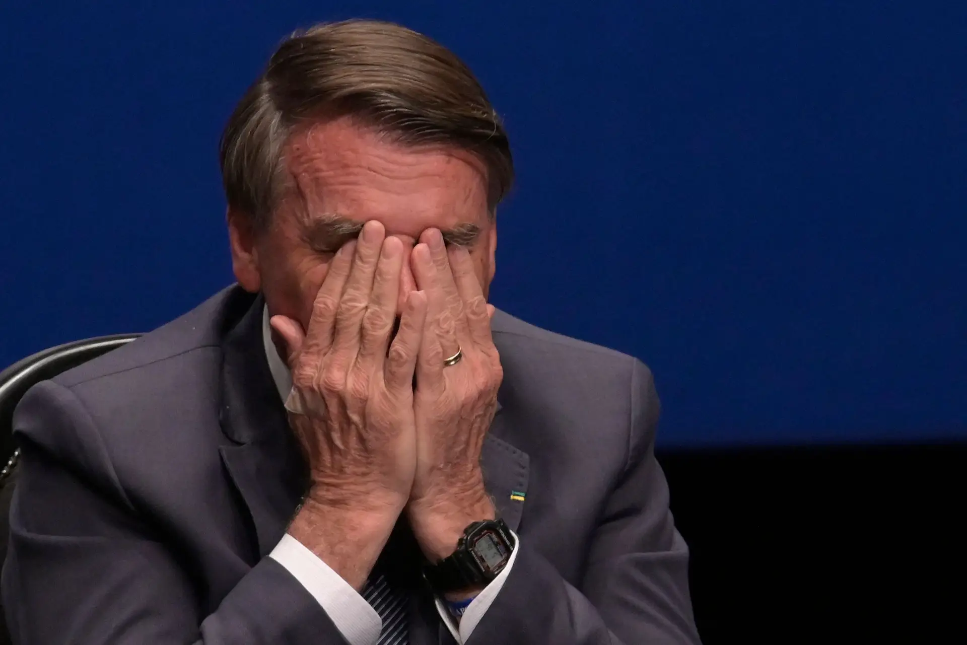 Bolsonaro imitou ou não alguém com falta de ar? Sim, embora diga que não