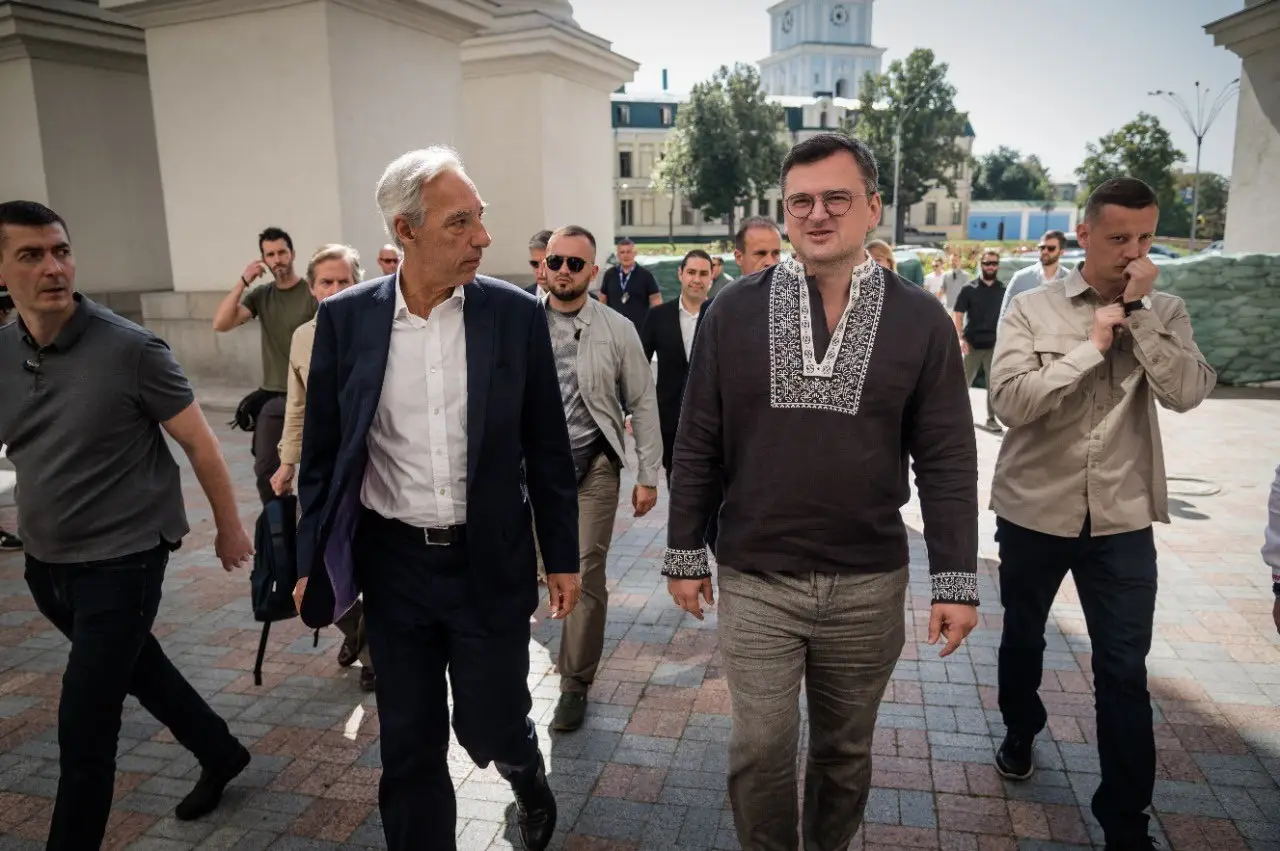 Kuleba e Cravinho tiveram uma "conversa de amigos" em Kiev