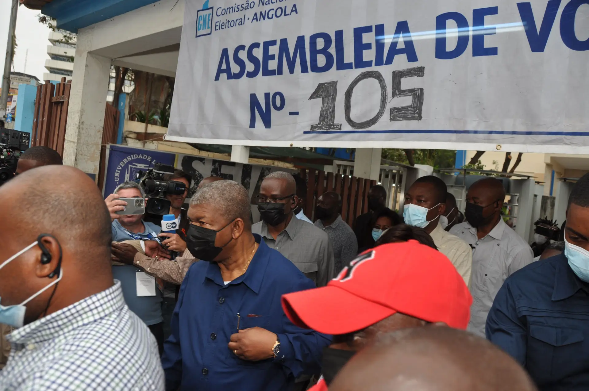 O dedo pintado que marca as eleições em Angola