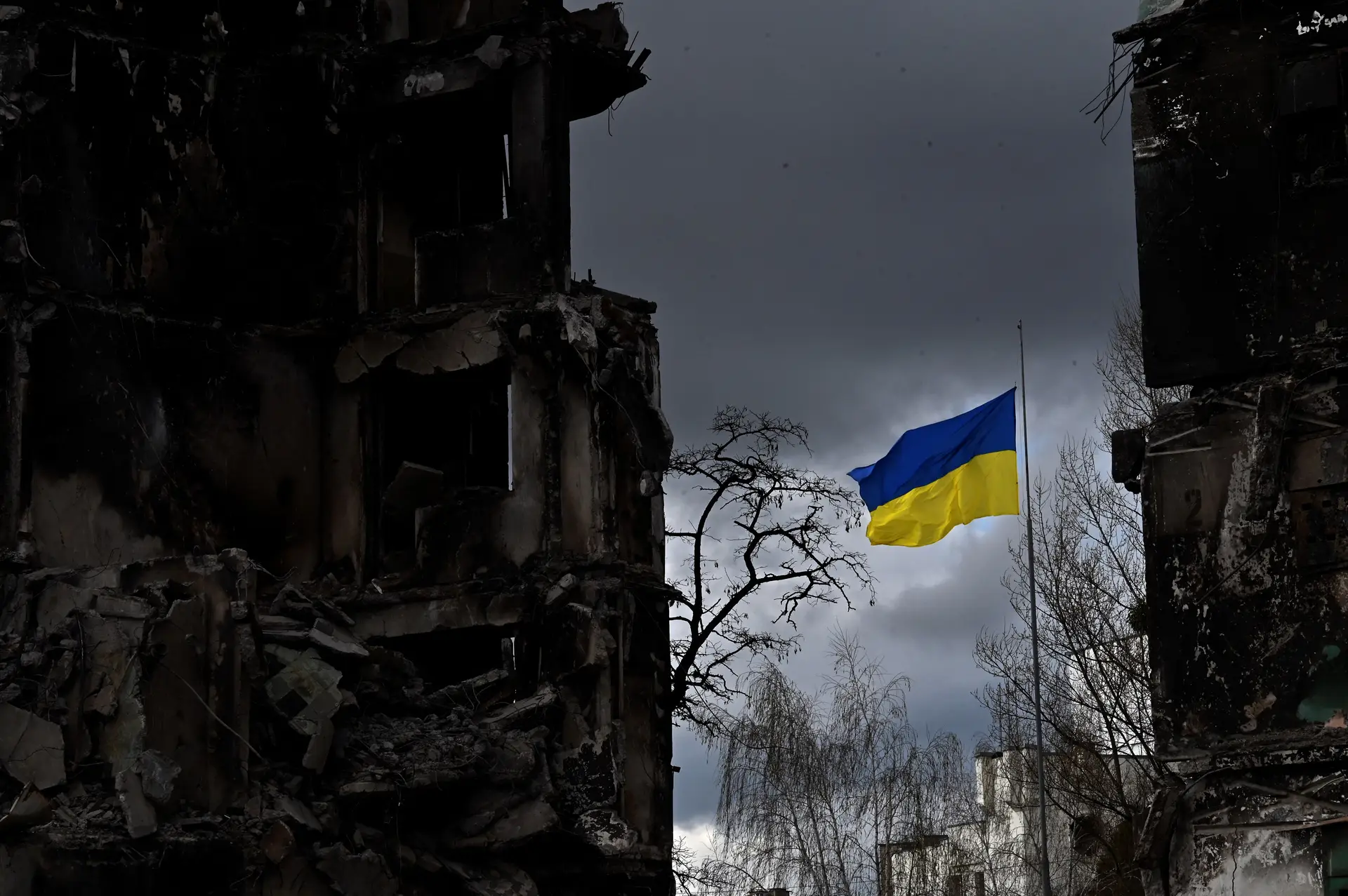 Três centrais nucleares sob controlo de Kiev religadas à rede elétrica da Ucrânia